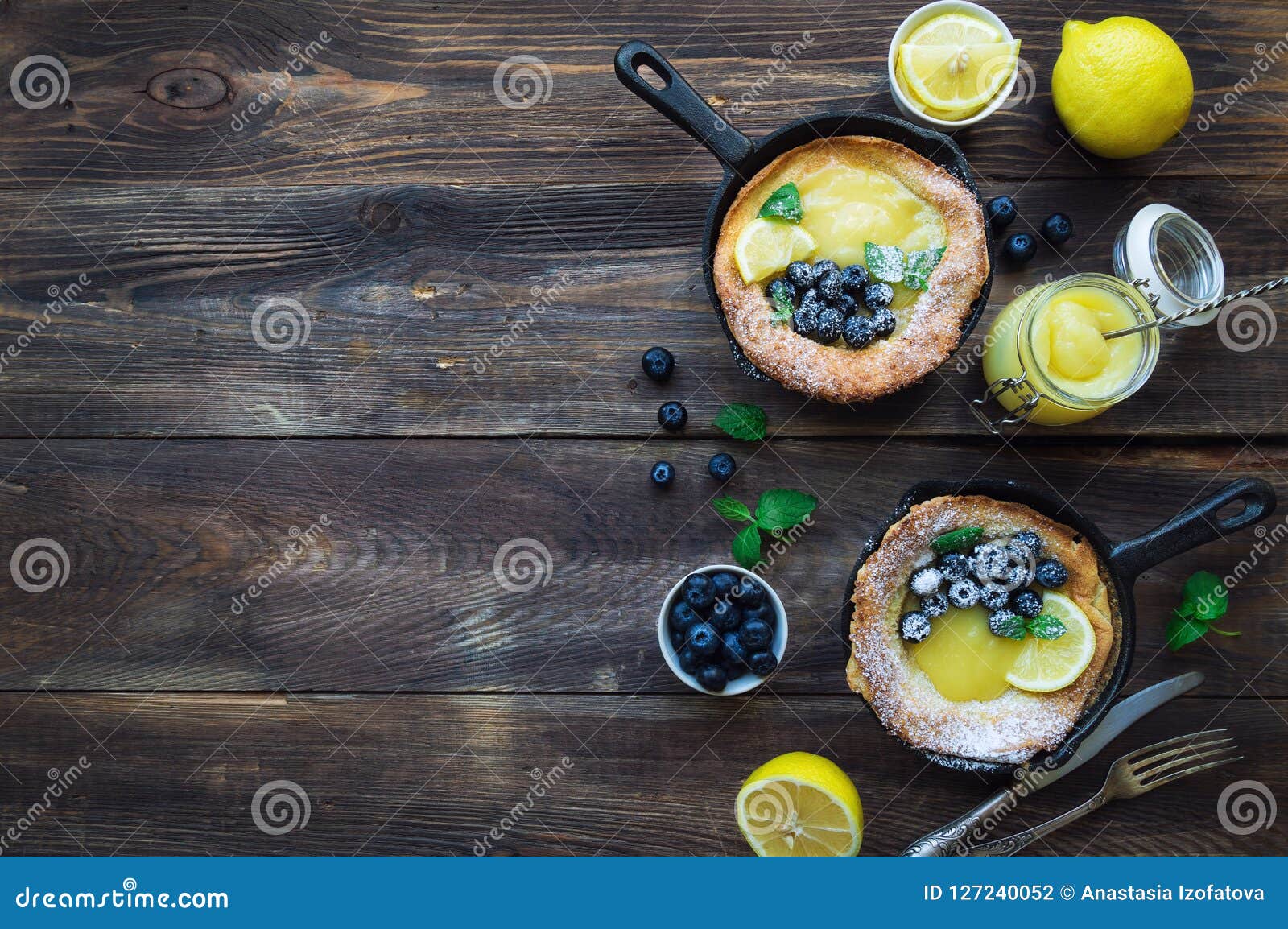 Crepe Neerlandaise De Bebe Avec Le Lait Caille Et Les Myrtilles De Citron Photo Stock Image Du Caille Gourmet Crepe Neerlandaise De Bebe Avec Le Lait Caille Et Les Myrtilles De Citron Photo Stock Image Du Caille Gourmet
