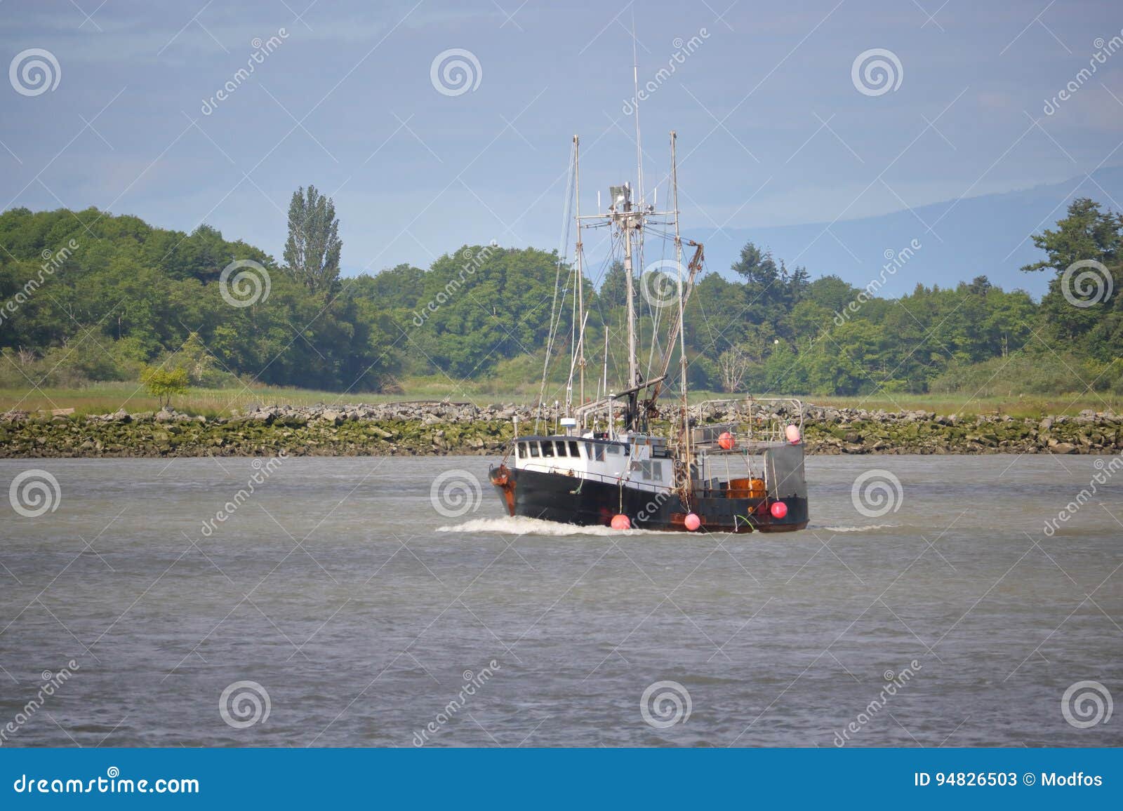 Crab Fishing Boat Returning Home Stock Image - Image of coast, crab:  94826503