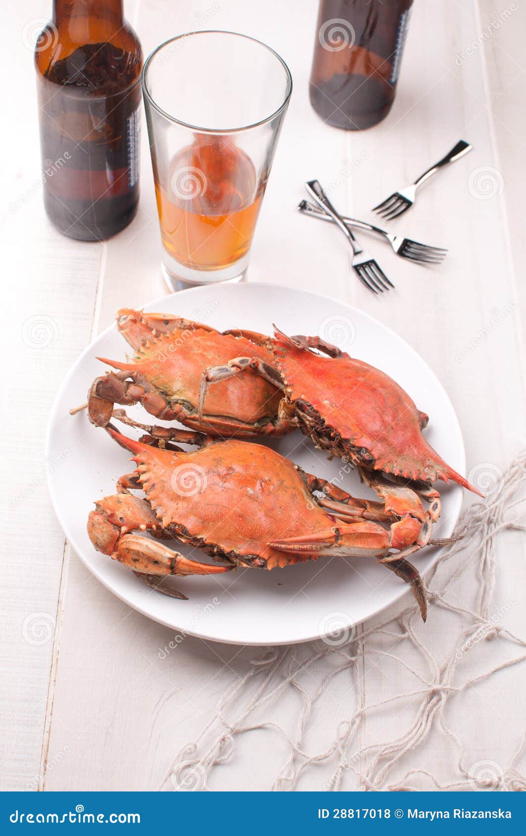 Crabs and beer dinner stock photo. Image of shell, delicatessen 28817018