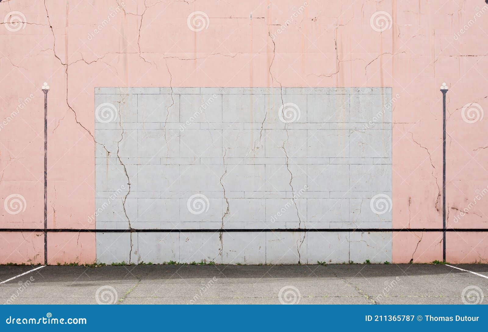 cracked basque pelota wall