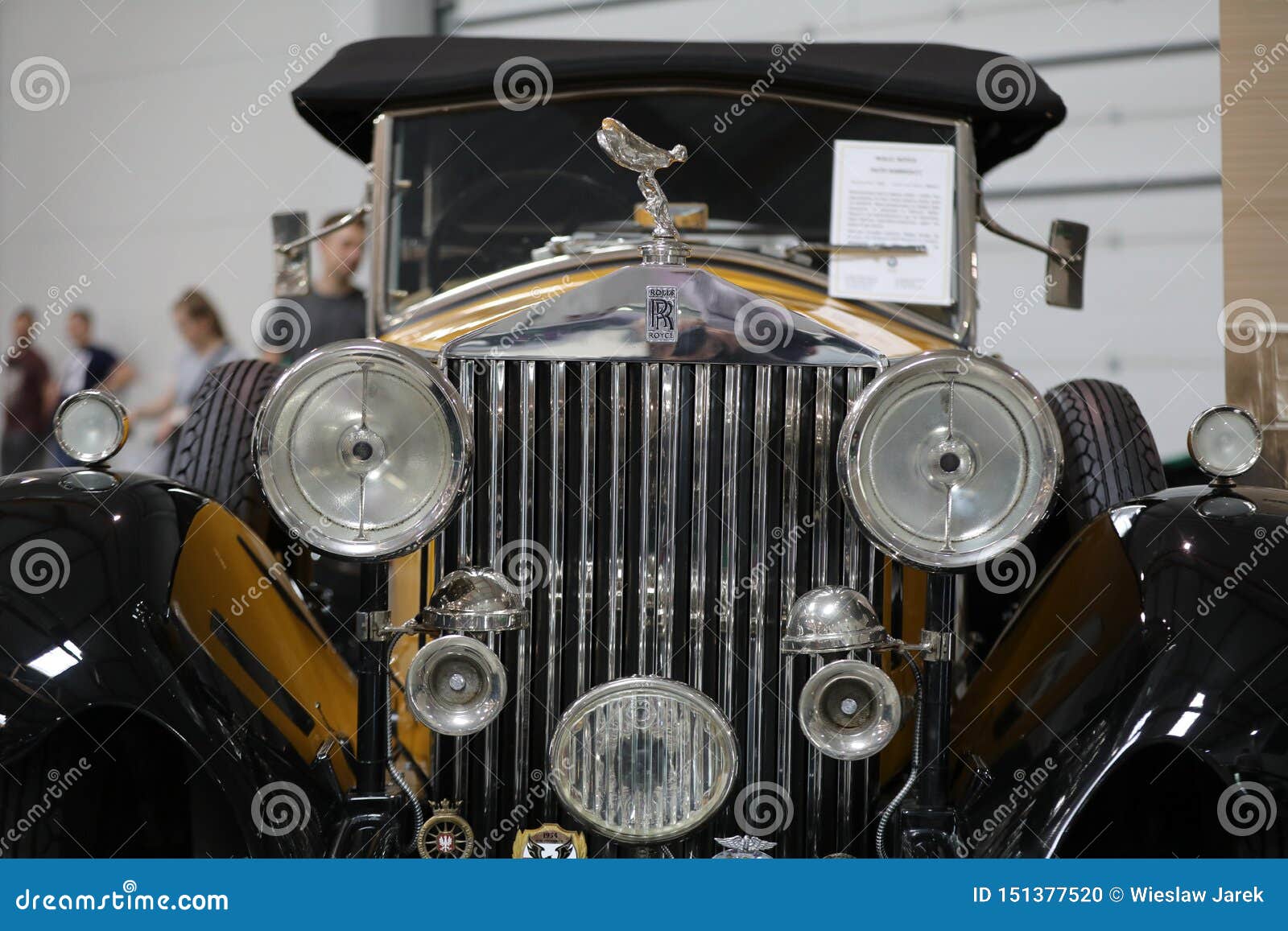 Opancerzony luksus Ten RollsRoyce Cullinan wytrzyma ostrzał i wybuch granatu #46 Opancerzony luksus Ten RollsRoyce Cullinan wytrzyma ostrzał i wybuch granatu