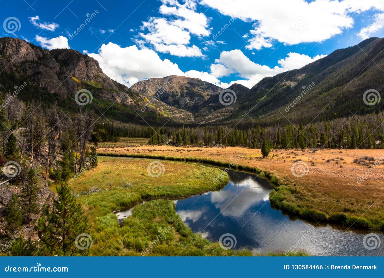 Craig Mountain, Groot Meer, Colorado. Dit is Craig Mountain in Groot Meer, Colorado Dit schoot werd opgenomen op de weg aan een meer 6 mijlen