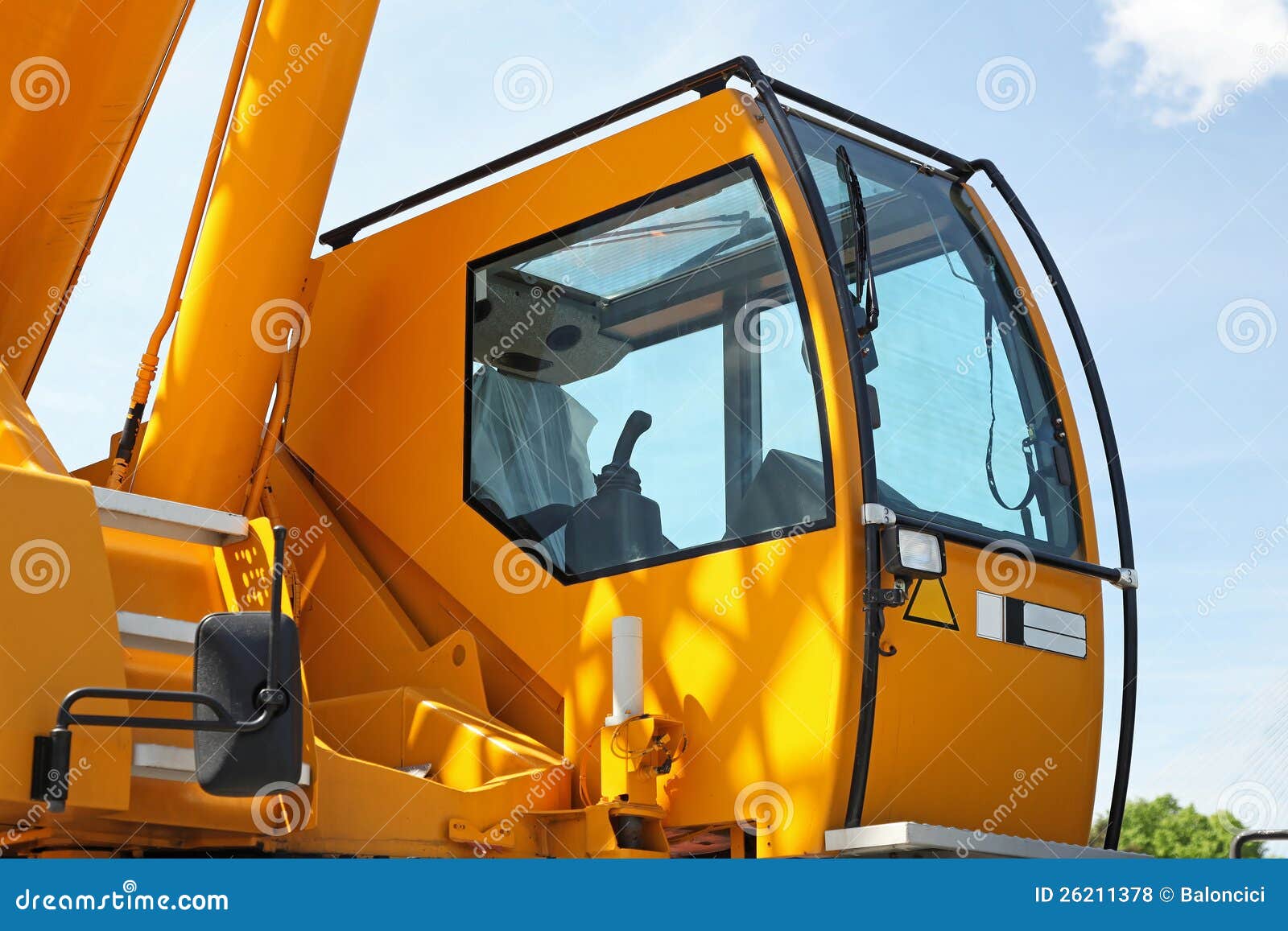 crane-cabin-26211378