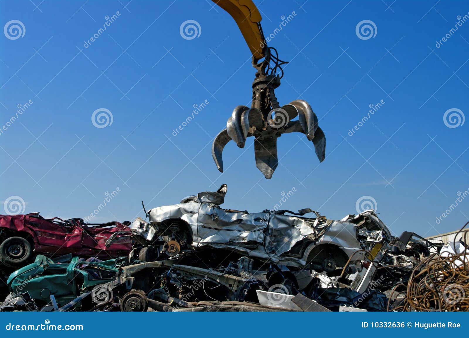 Junkyard Picking Up Car Stock Photography 11442302