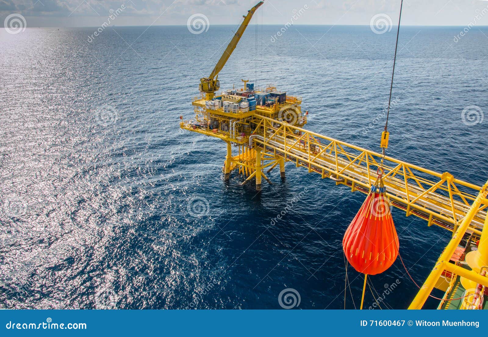 Crane, Pedestal crane stock image. Image of load, design 71600467