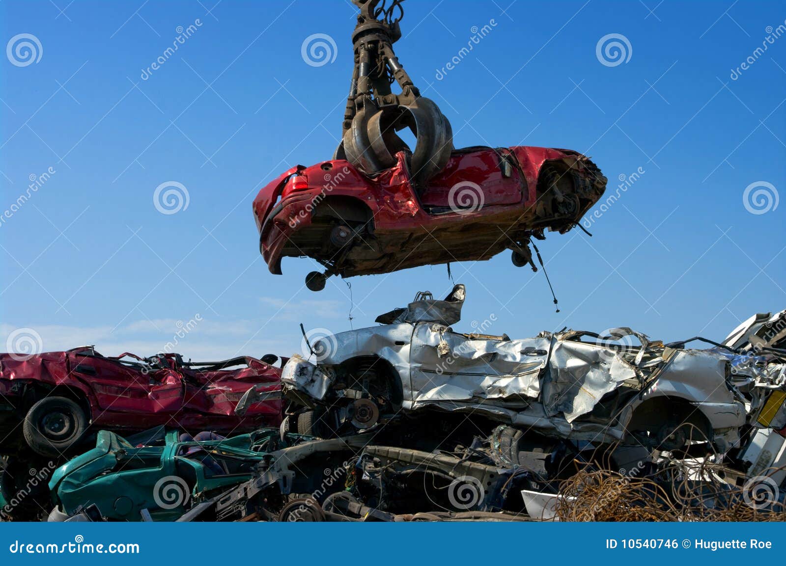Crane picking up car stock photo. Image of garbage, factory 10540746
