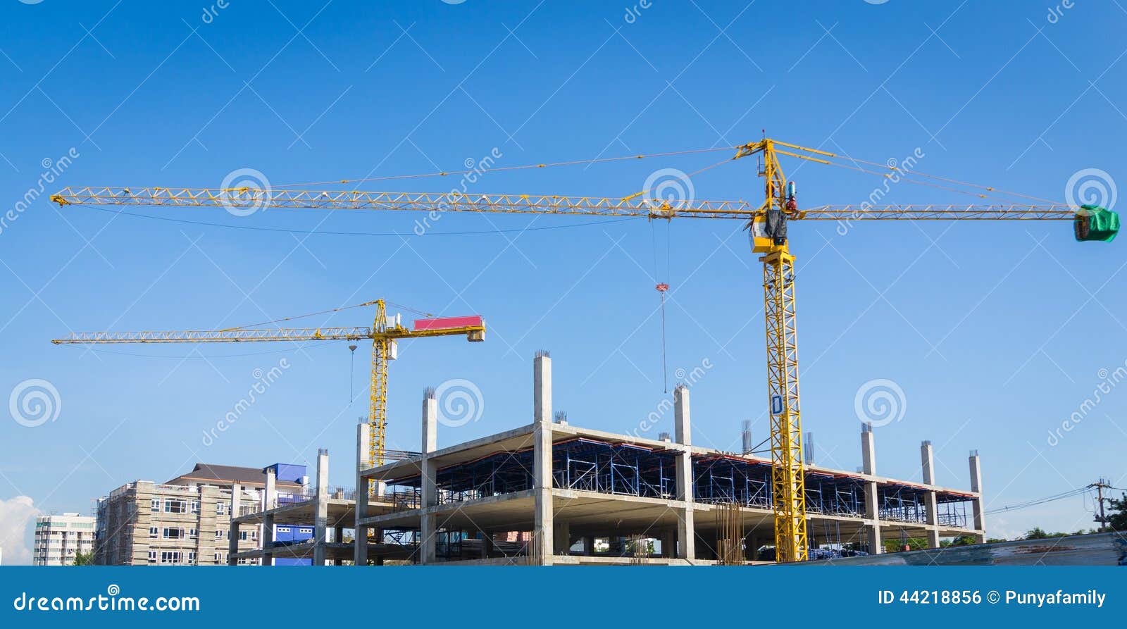 cranes building construct site
