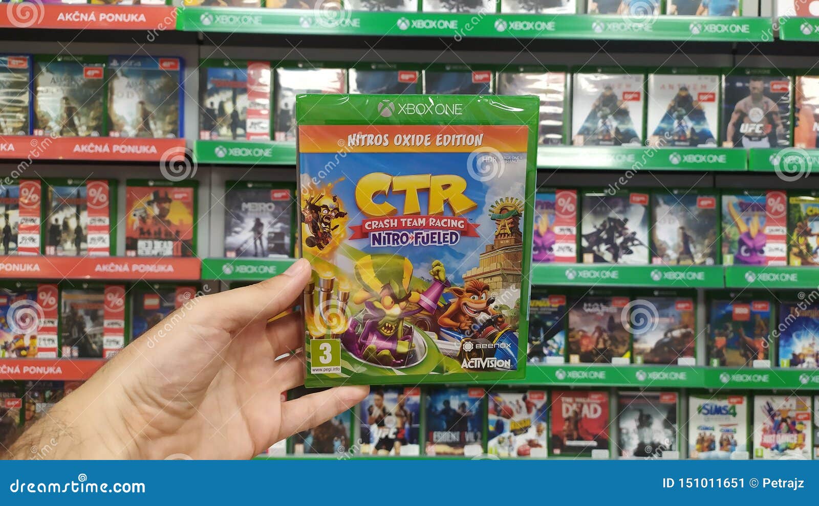 agujero nuez terminar Crash Team Racing Nitro Fueled Videogame on Microsoft XBOX One Console in  Store Editorial Photo - Image of control, illustrative: 151011651