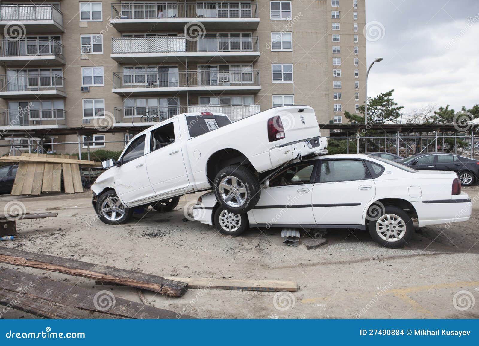Crashed Cars after Hurricane Sandy Editorial Stock Image Image of people, sandy 27490884
