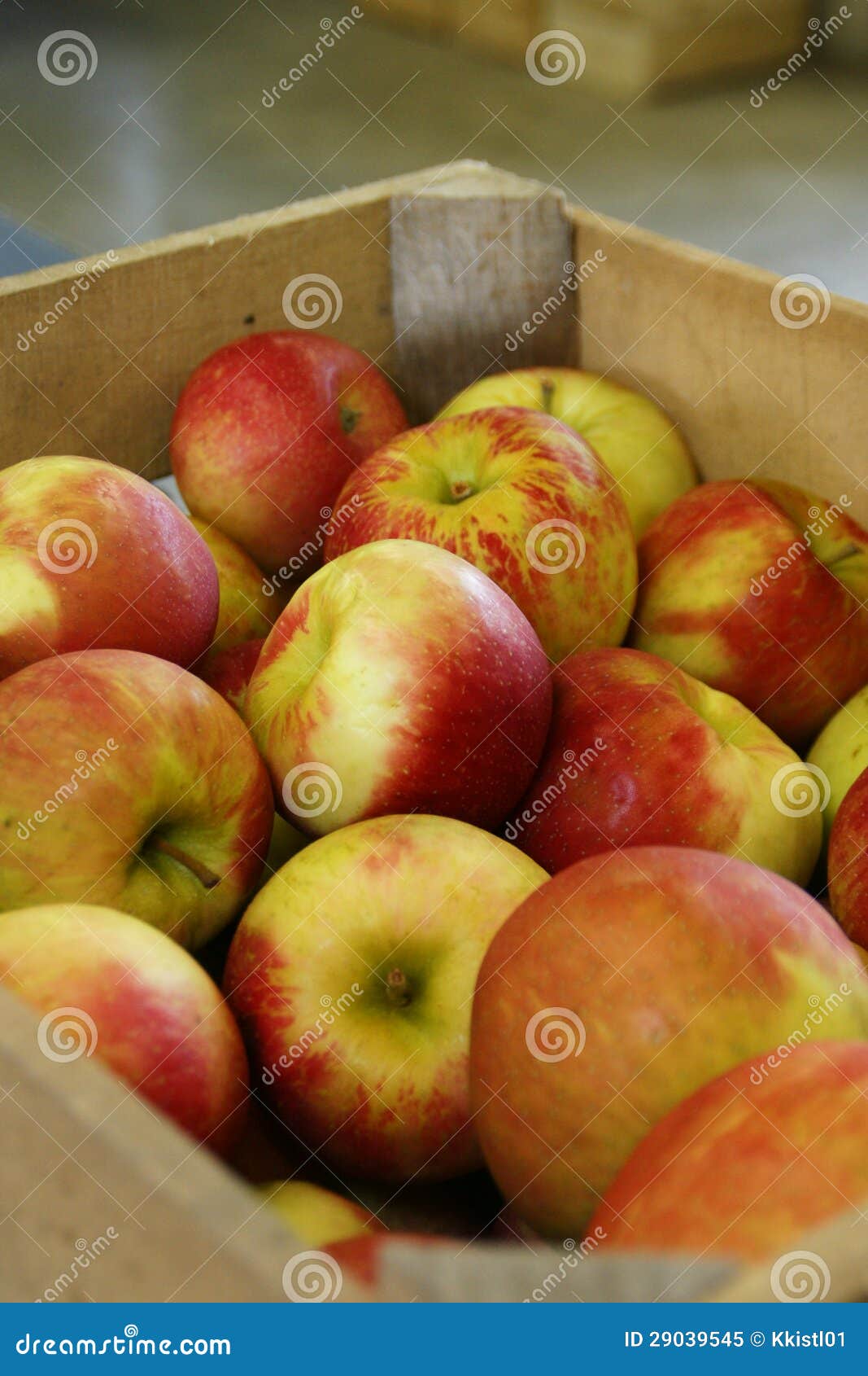 Organic Cortland Apples