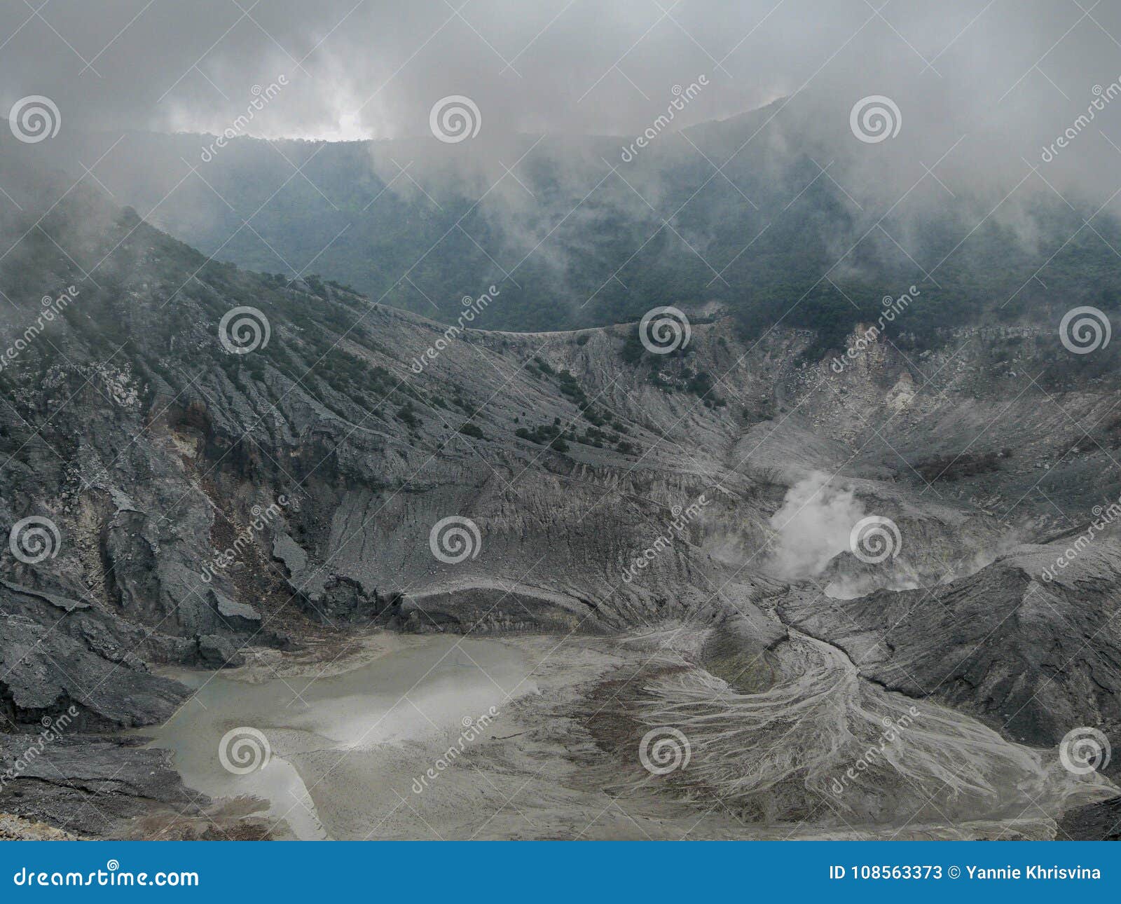 the crater tangkuban perahu mt-3