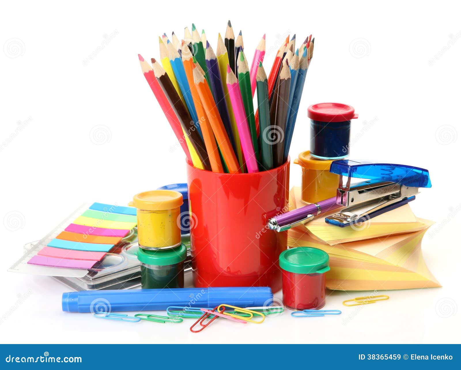 Crayons Et Peintures De Couleur Image stock Image du peintures