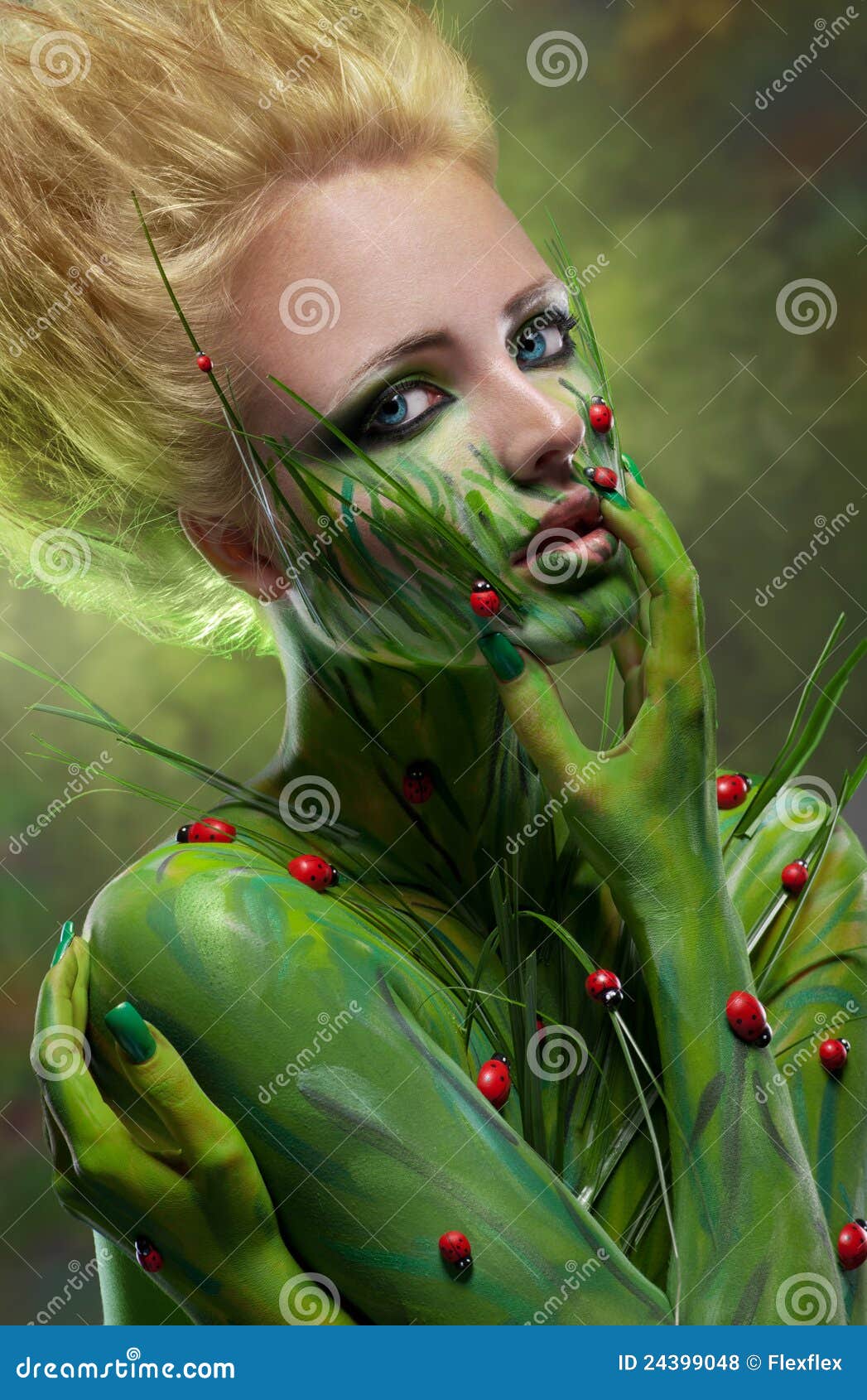 250 Green body paint Stock Pictures, Editorial Images and Stock