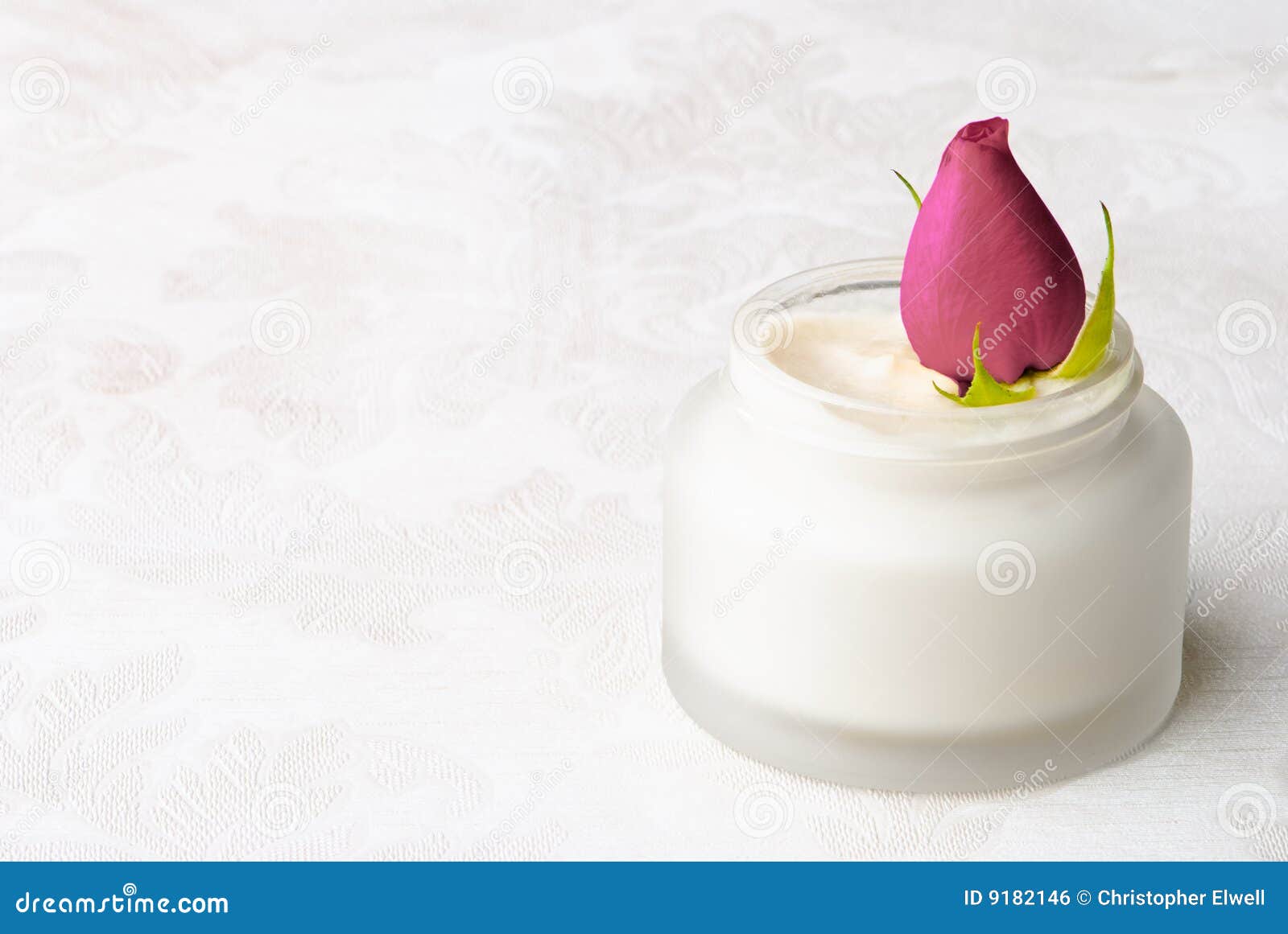 Creme do Moisturizer foto de stock. Imagem de naughty 9182146