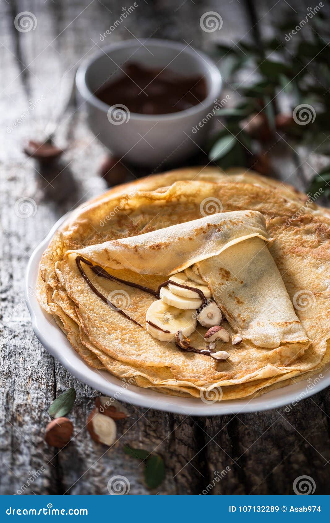 Crepe на день блинчика на деревянной предпосылке