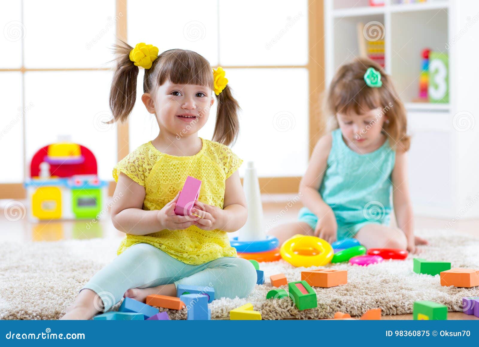 Criança brincar brinquedo infância criança jogo divertido pessoa bebê bloco  menino bonito educação pré-escolar l