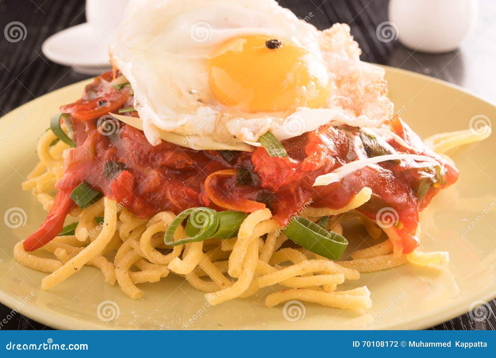 Crispy noodles sauce egg stock photo. Image of healthy 70108172