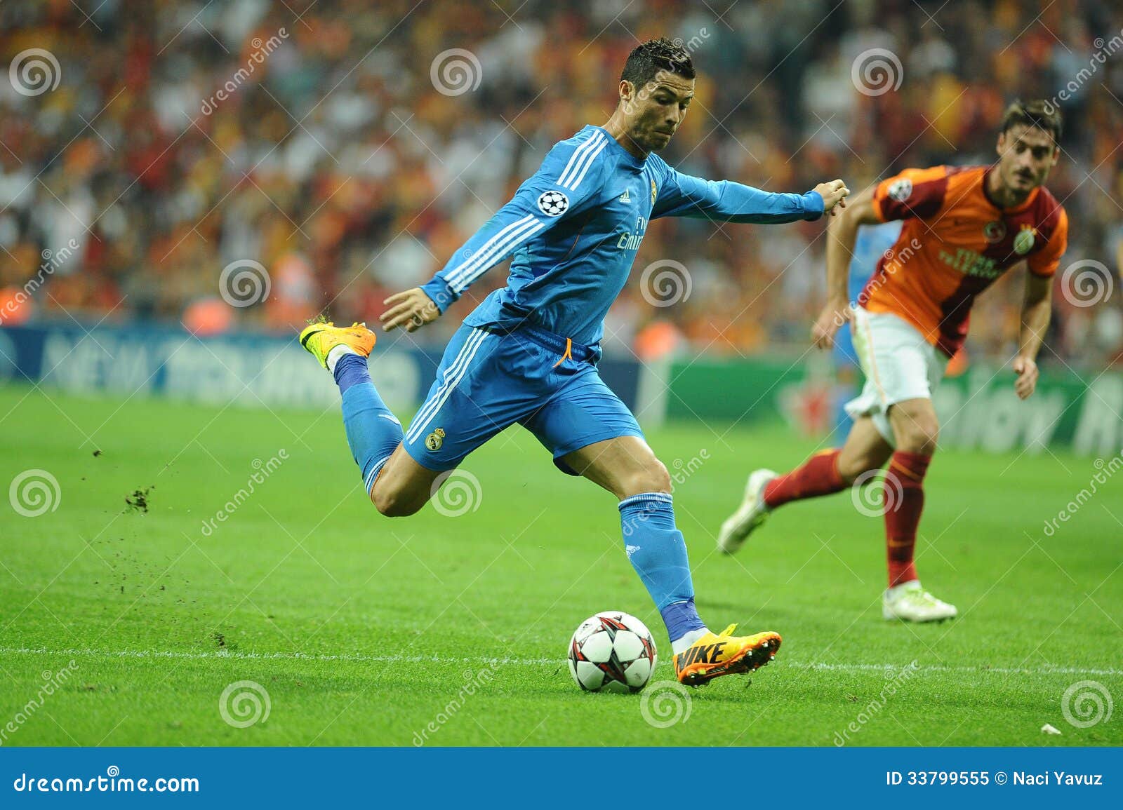 Serie b official ball hi-res stock photography and images - Alamy