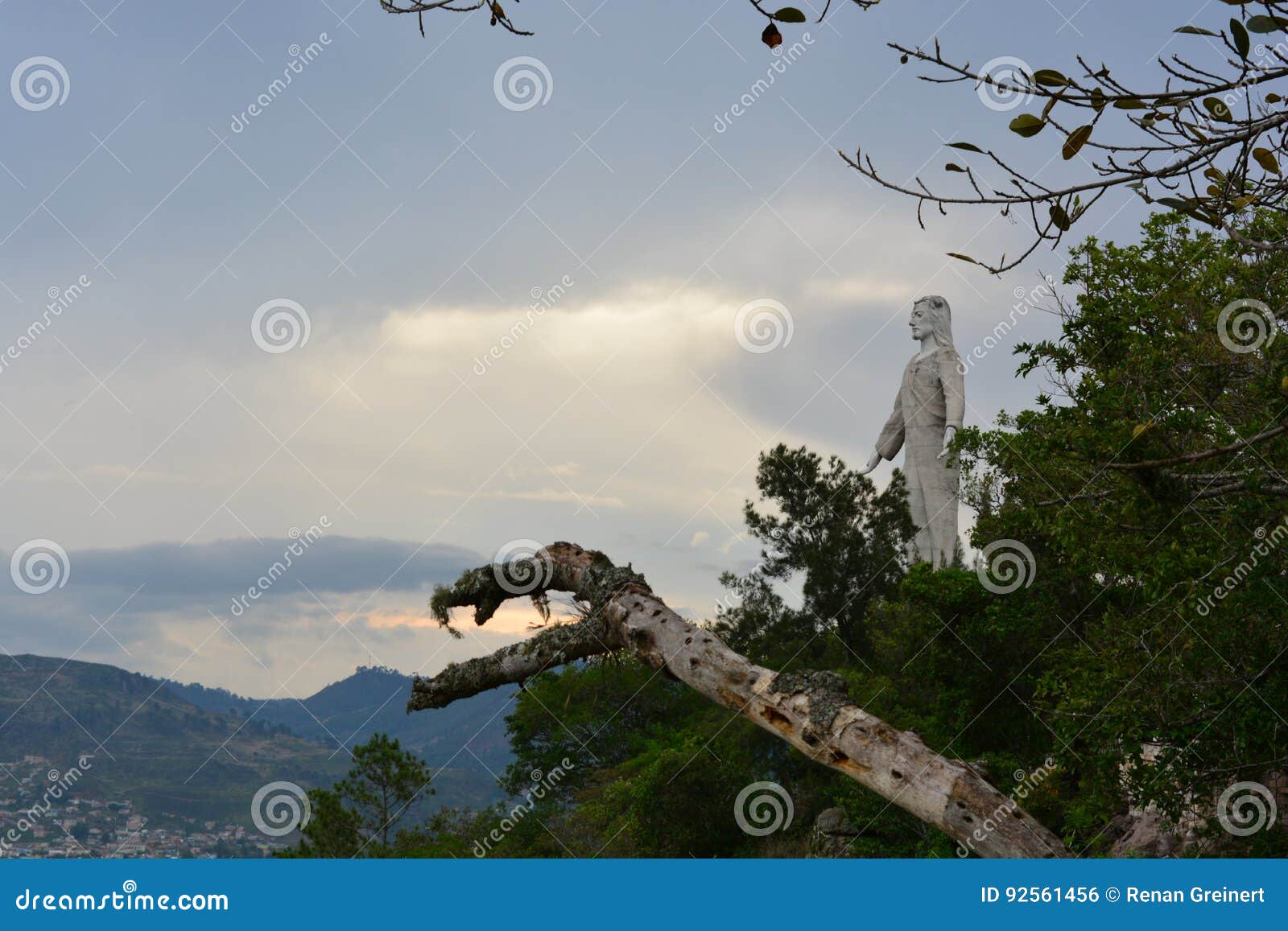 cristo del picacho statue in tegucigalpa, honduras