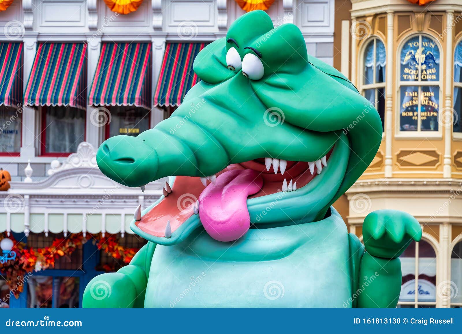 https://thumbs.dreamstime.com/z/crocodile-float-festival-fantasy-parade-magic-kingdom-161813130.jpg