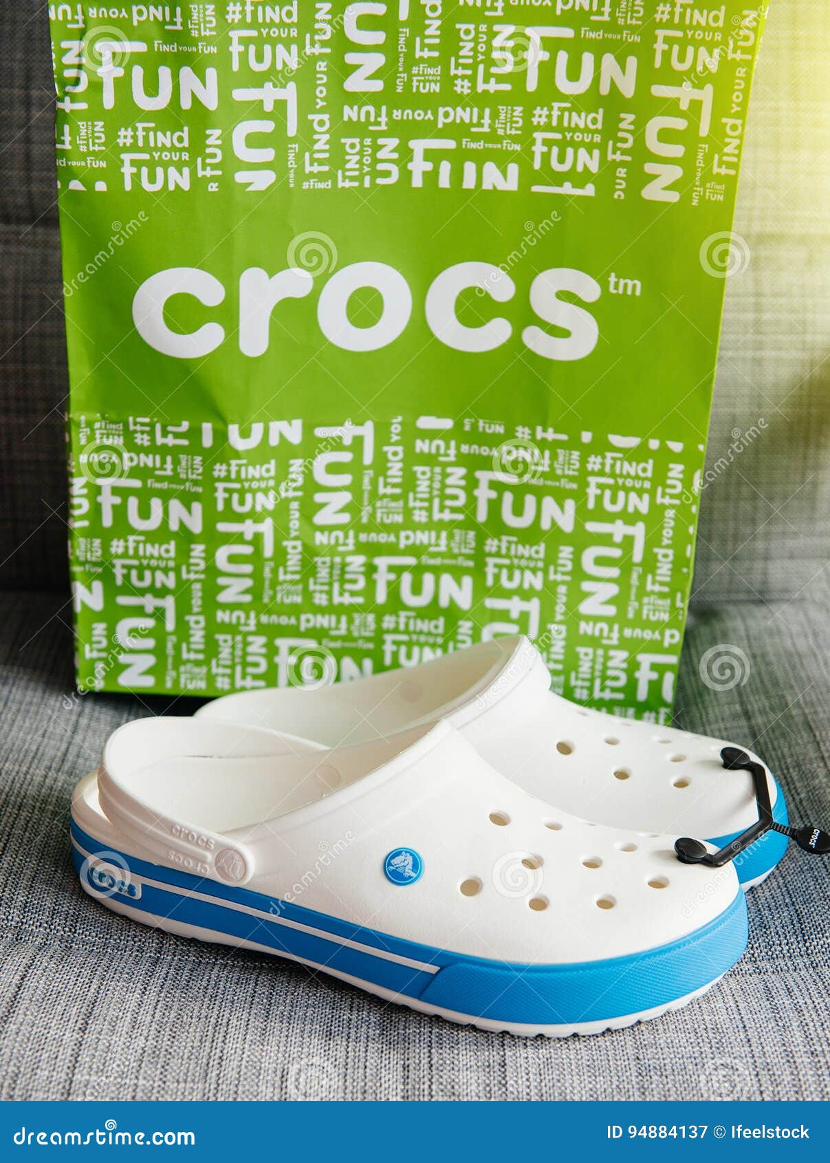 shopping crocs