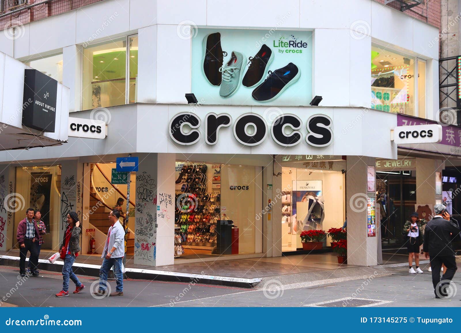 crocs footwear shops near me