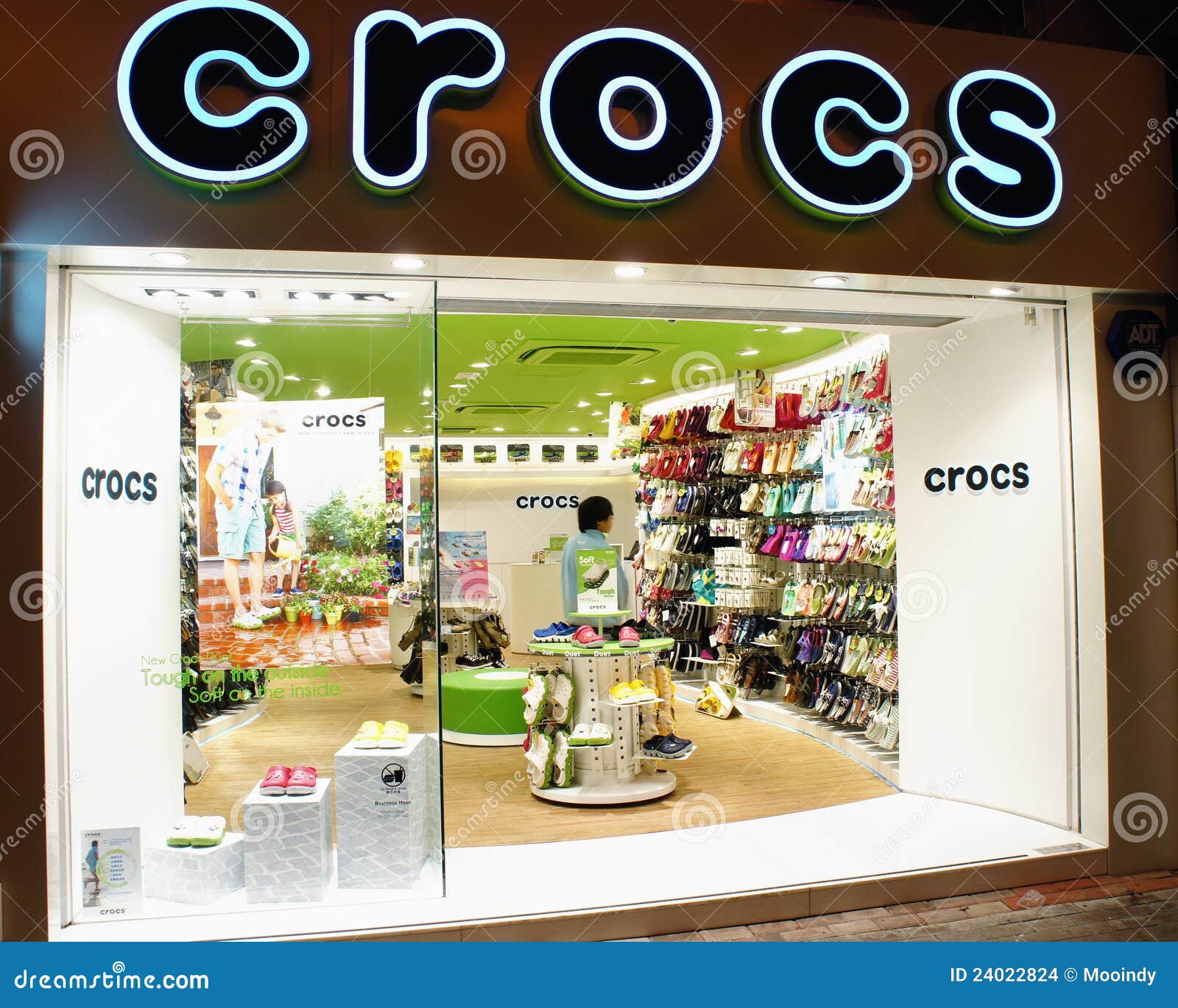 Crocs shop editorial stock image. Image of chinese, life - 24022824