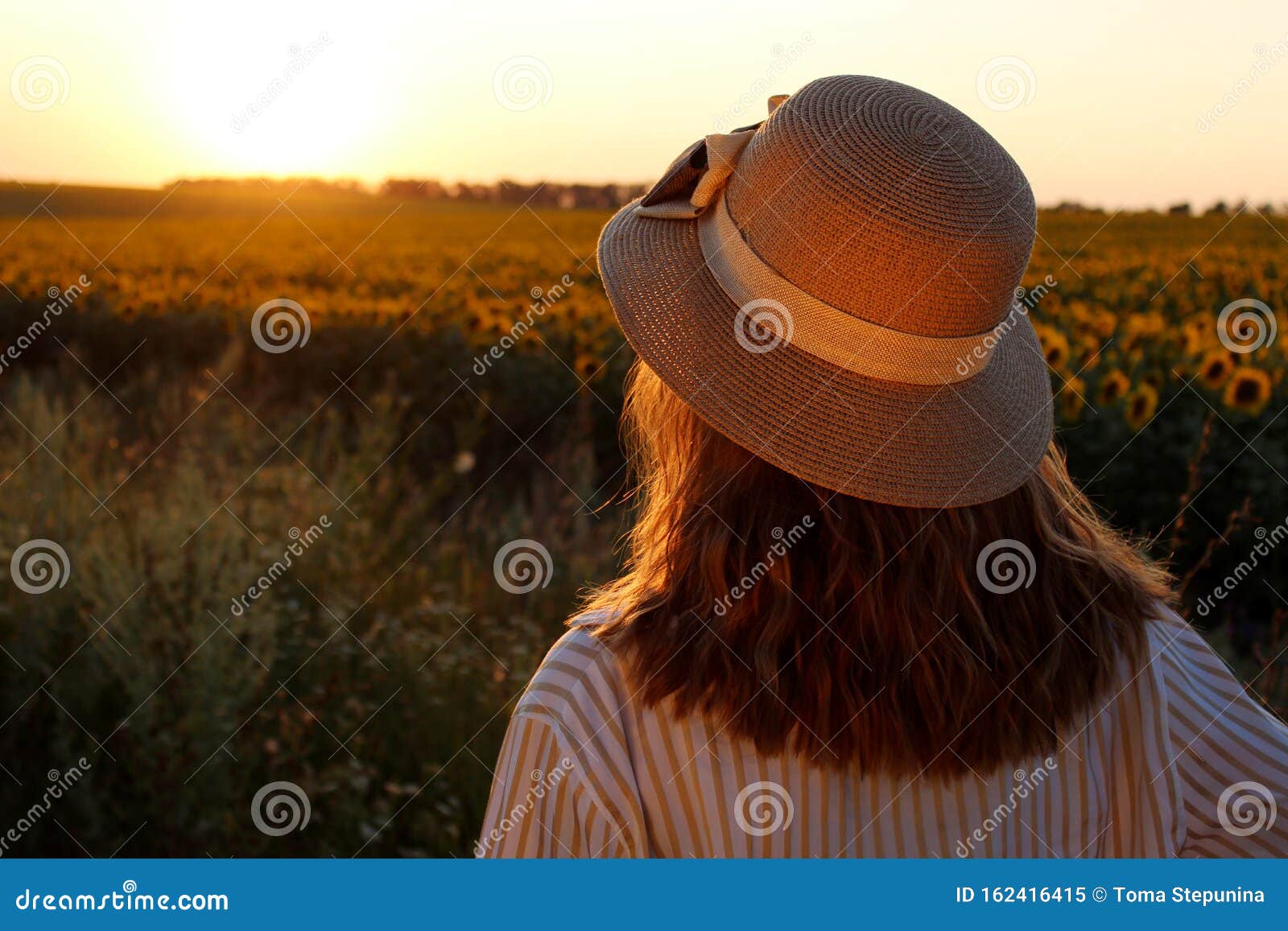 Cropped Shot of a Girl Outdoor. People, Travel Concept. Teenage Girl ...