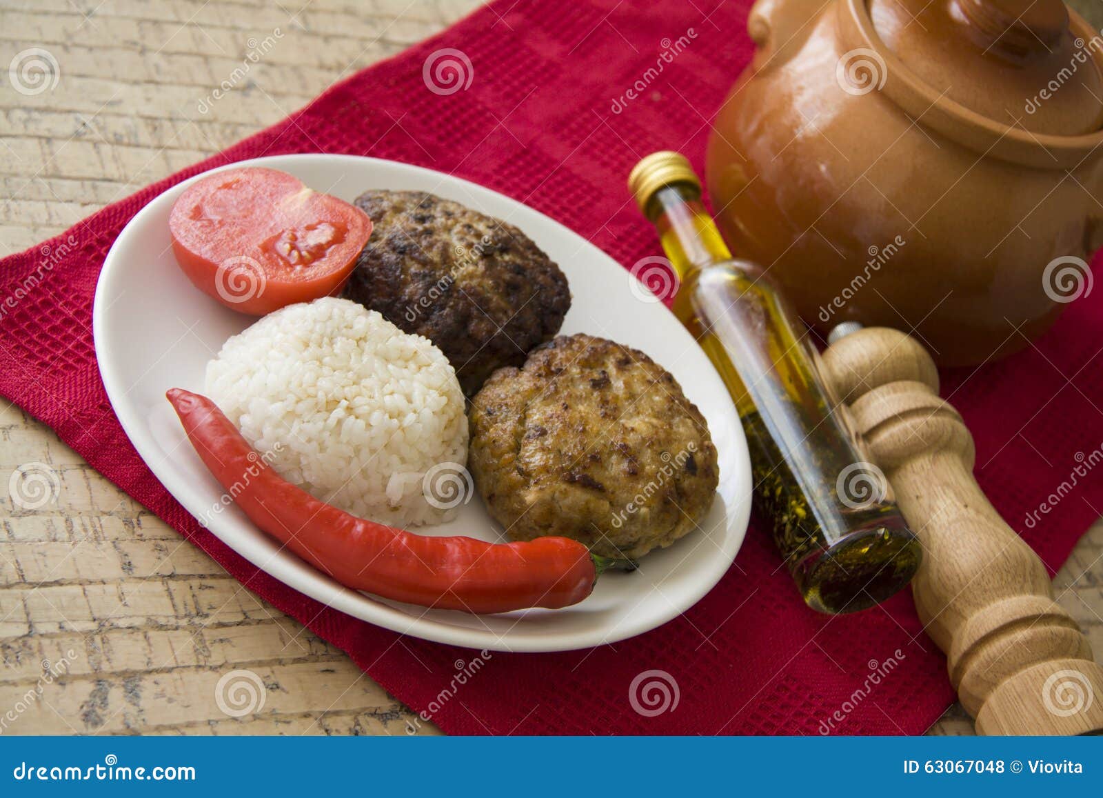 Croquetas Del Pollo Con Arroz Foto de archivo Imagen de apetito