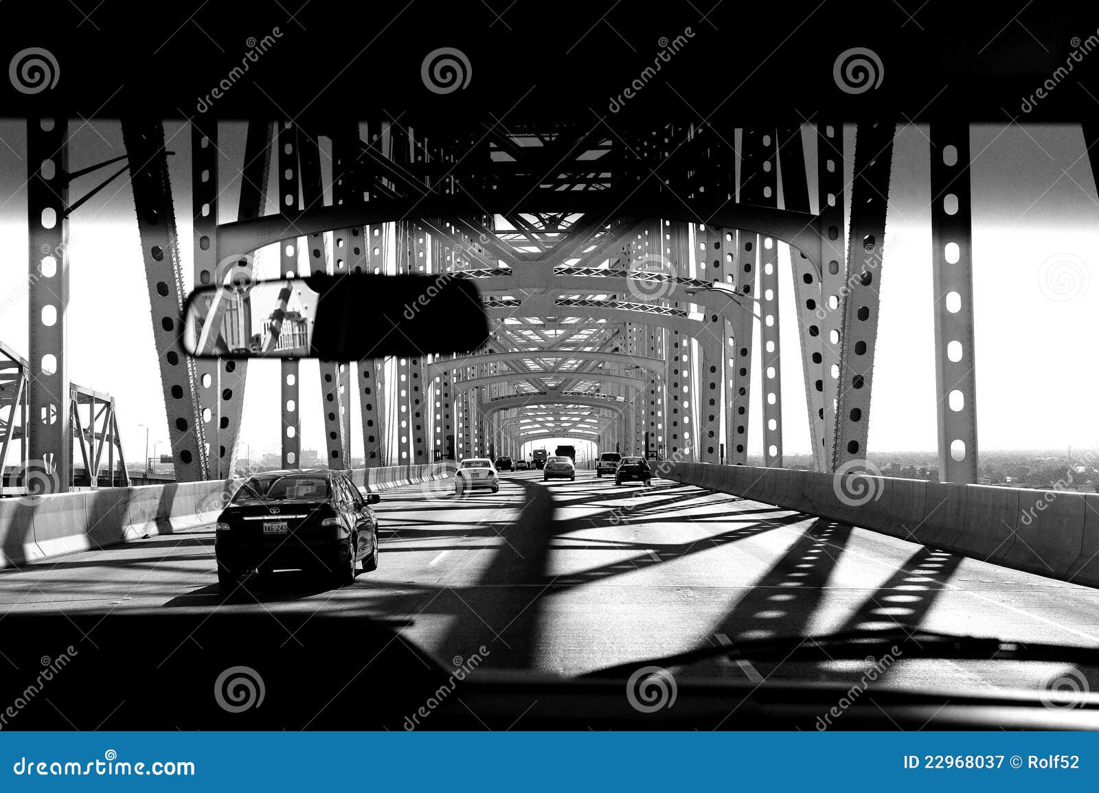 Crossing the Mississippi editorial photography. Image of greater 22968037