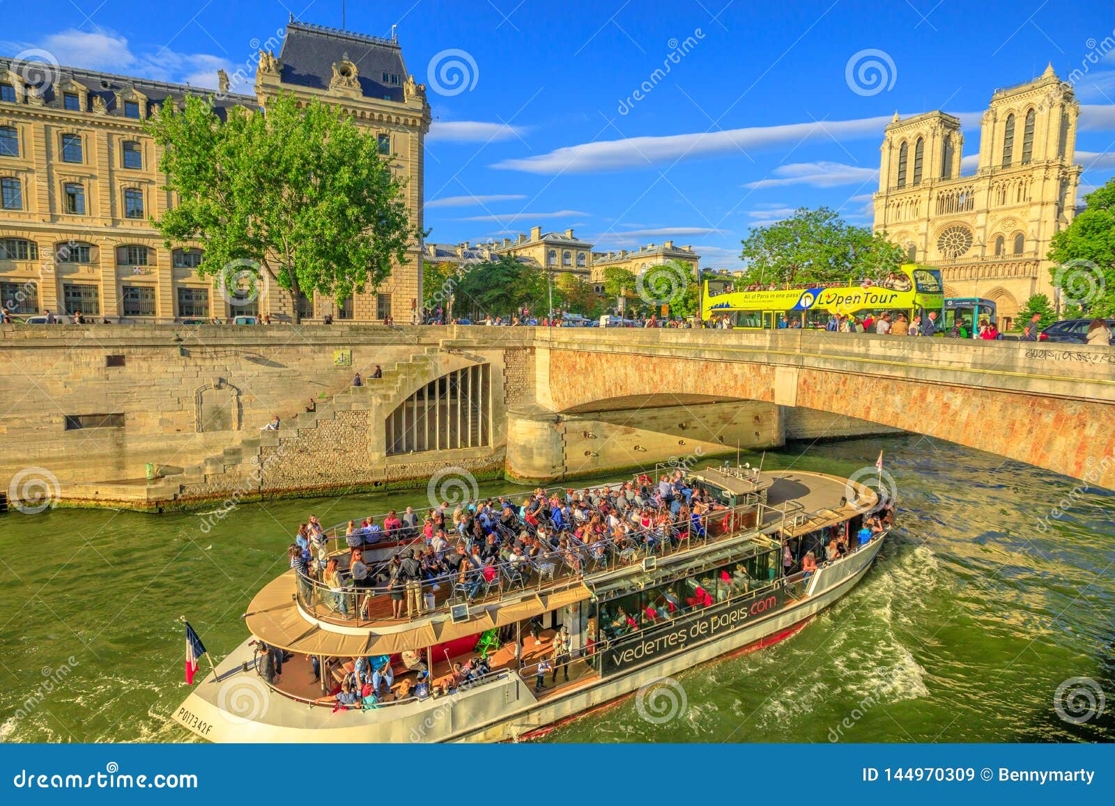 Cruise Seine River Paris France July Bateaux Mouches Many Tourist Trip Sunset River Seine Cathedral 144970309 