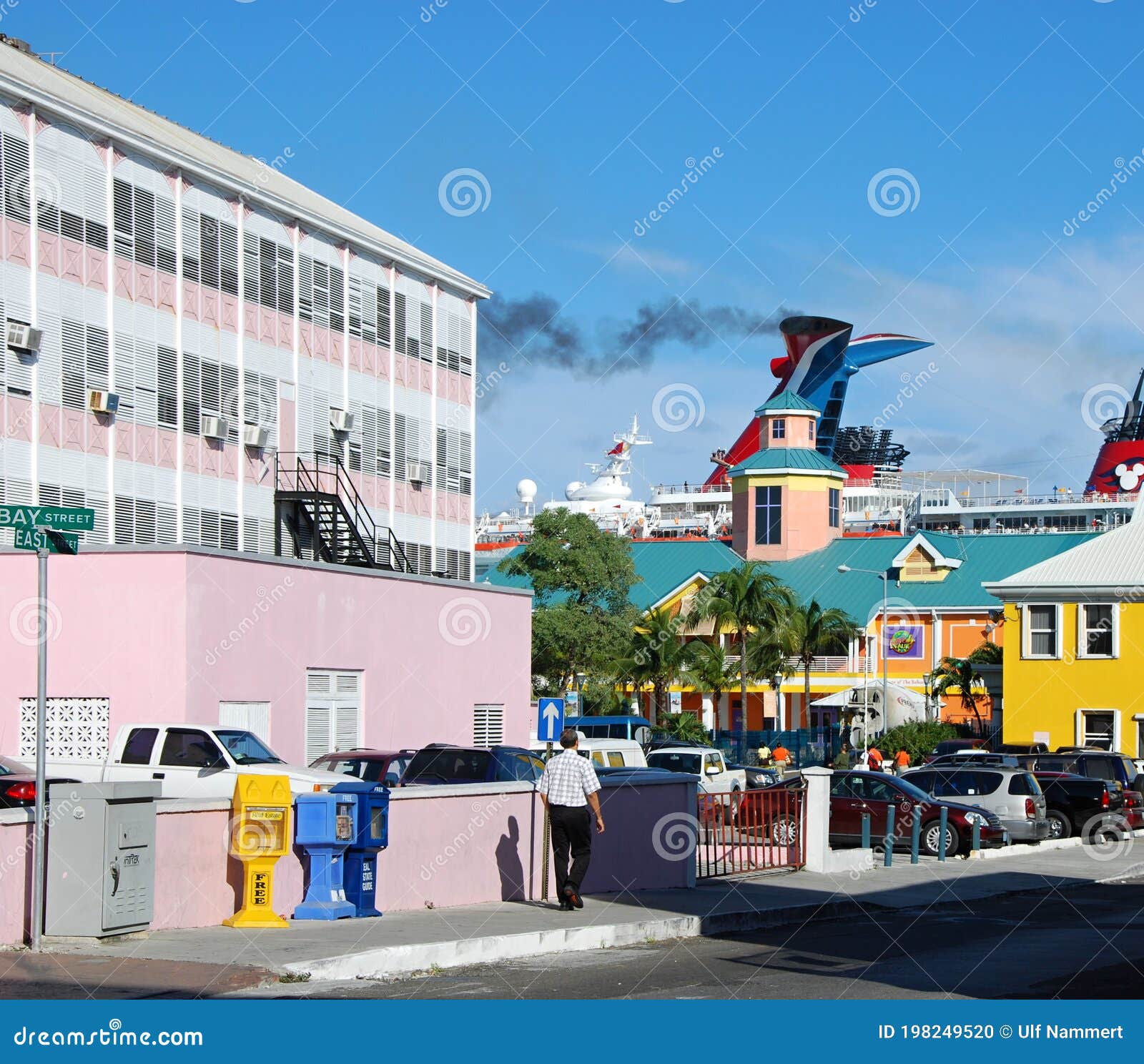 cruise ship port nassau bahamas