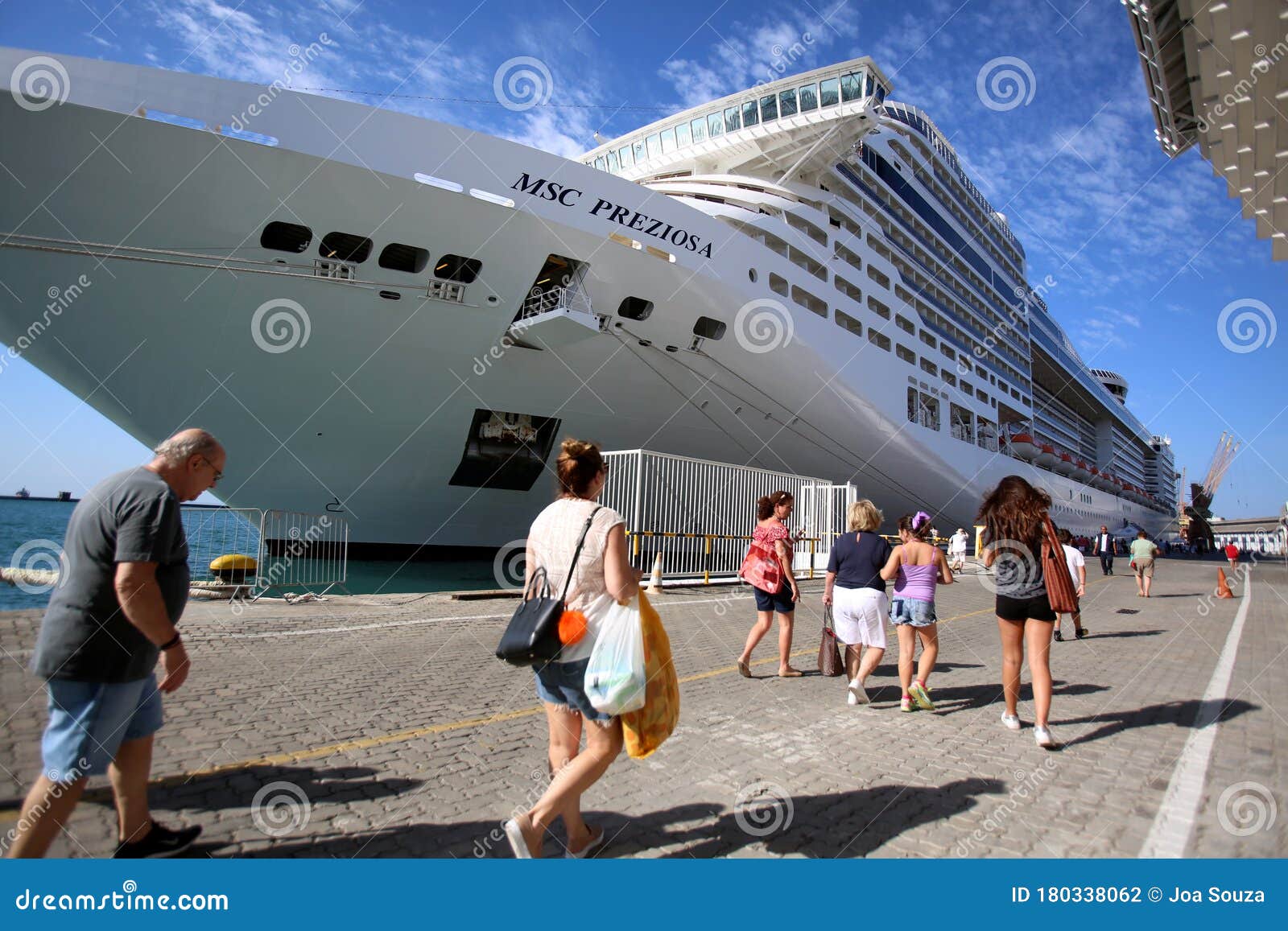 cruise ship port el salvador