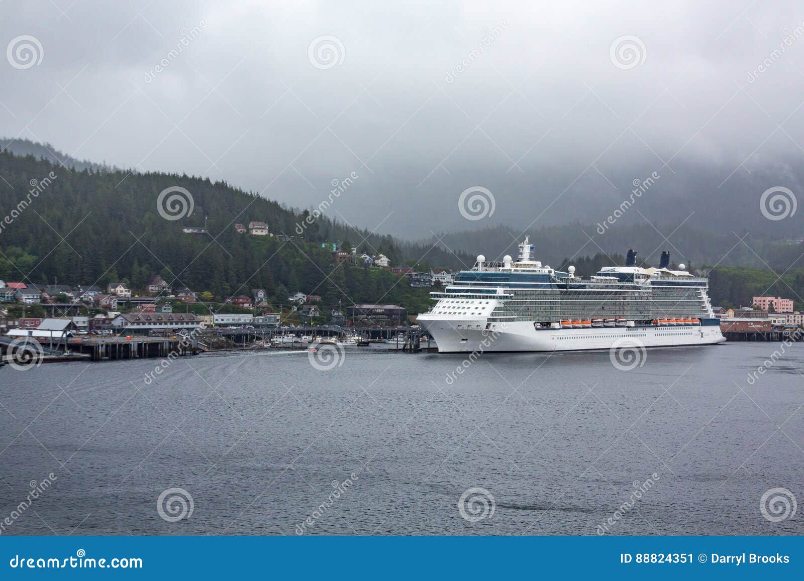 cruise ships in alaska storm