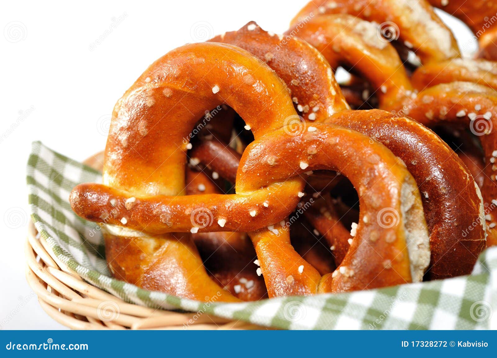 Crunchy Brezeln stockfoto. Bild von körner, hand, gebäck - 17328272