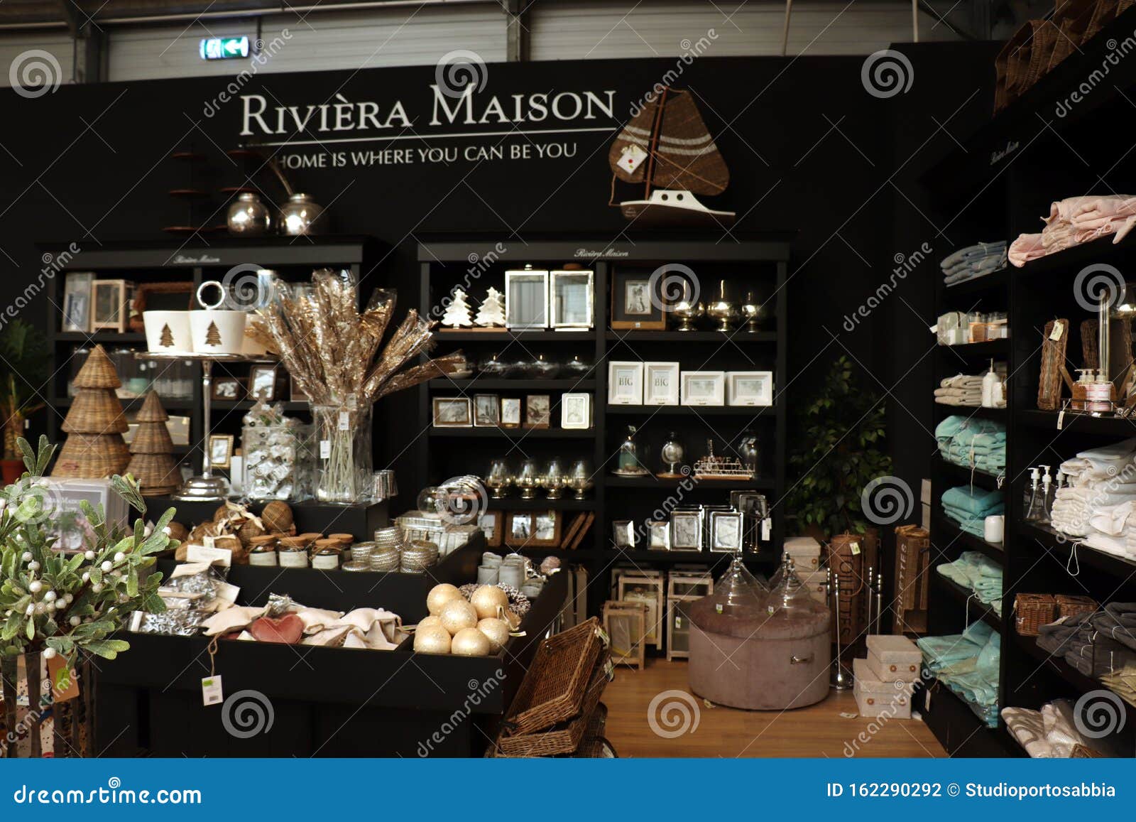 the Netherlands - October 26th 2018: Riviera Maison Retail Display in Interior Shop Editorial Photography - Image of shelves, merchandise: