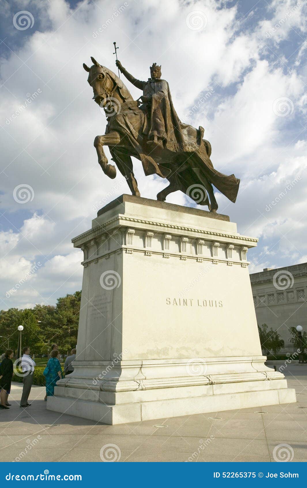 Crusader King Louis IX Statue In Front Of The Saint Louis Art Museum In Forest Park, St. Louis ...