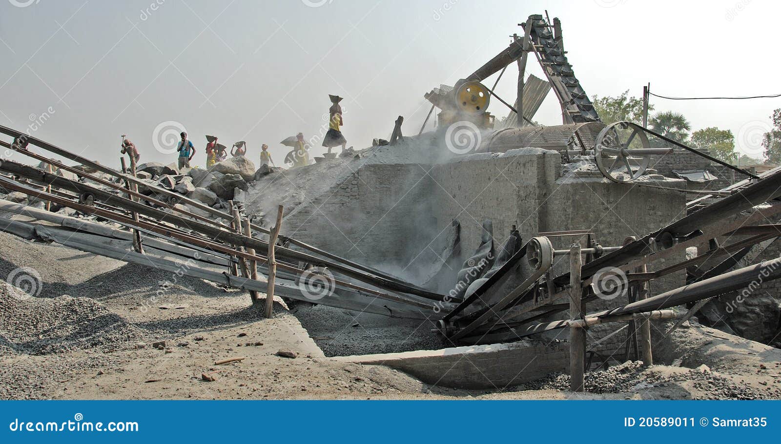 Crusher mine in India editorial photo. Image of labour 20589011