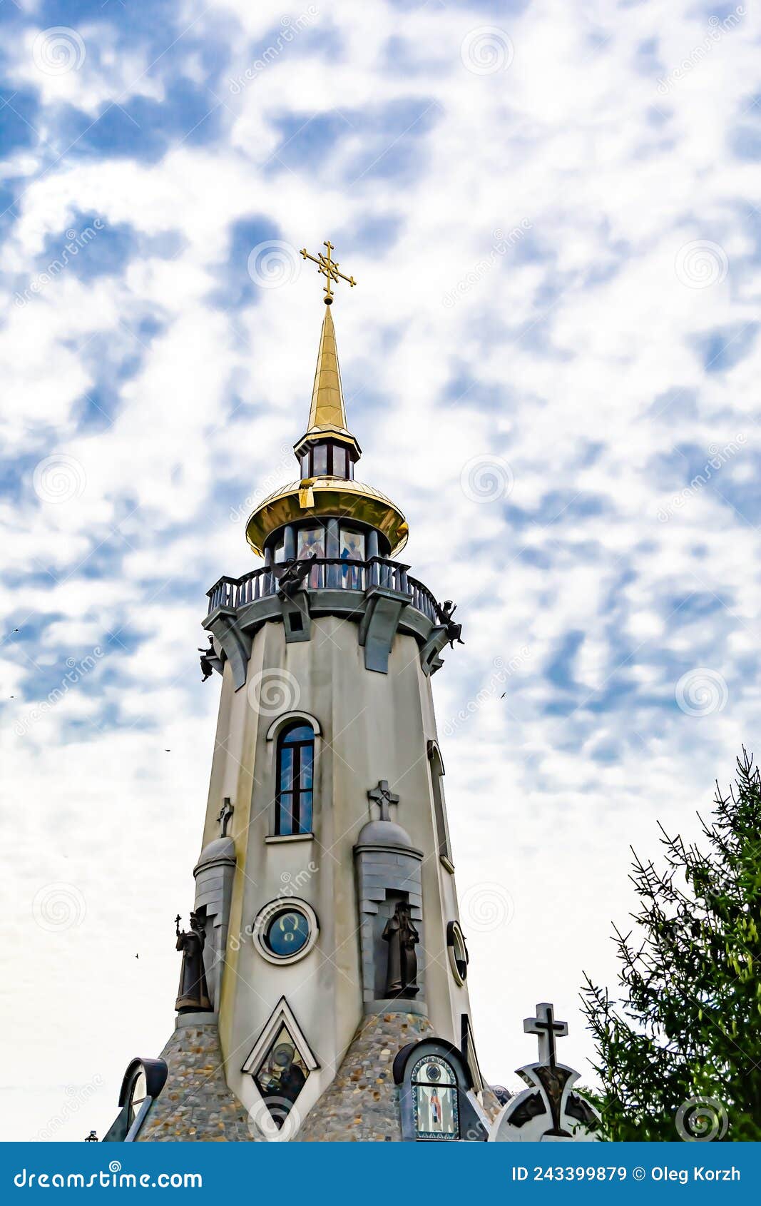 Cruz De Iglesia Cristiana En Torre De Alta Calle Para Rezar Imagen de archivo - Imagen de divino, santo: 243399879 Cruz De Iglesia Cristiana En Torre De Alta Calle Para Rezar Imagen de archivo - Imagen de divino, santo: 243399879