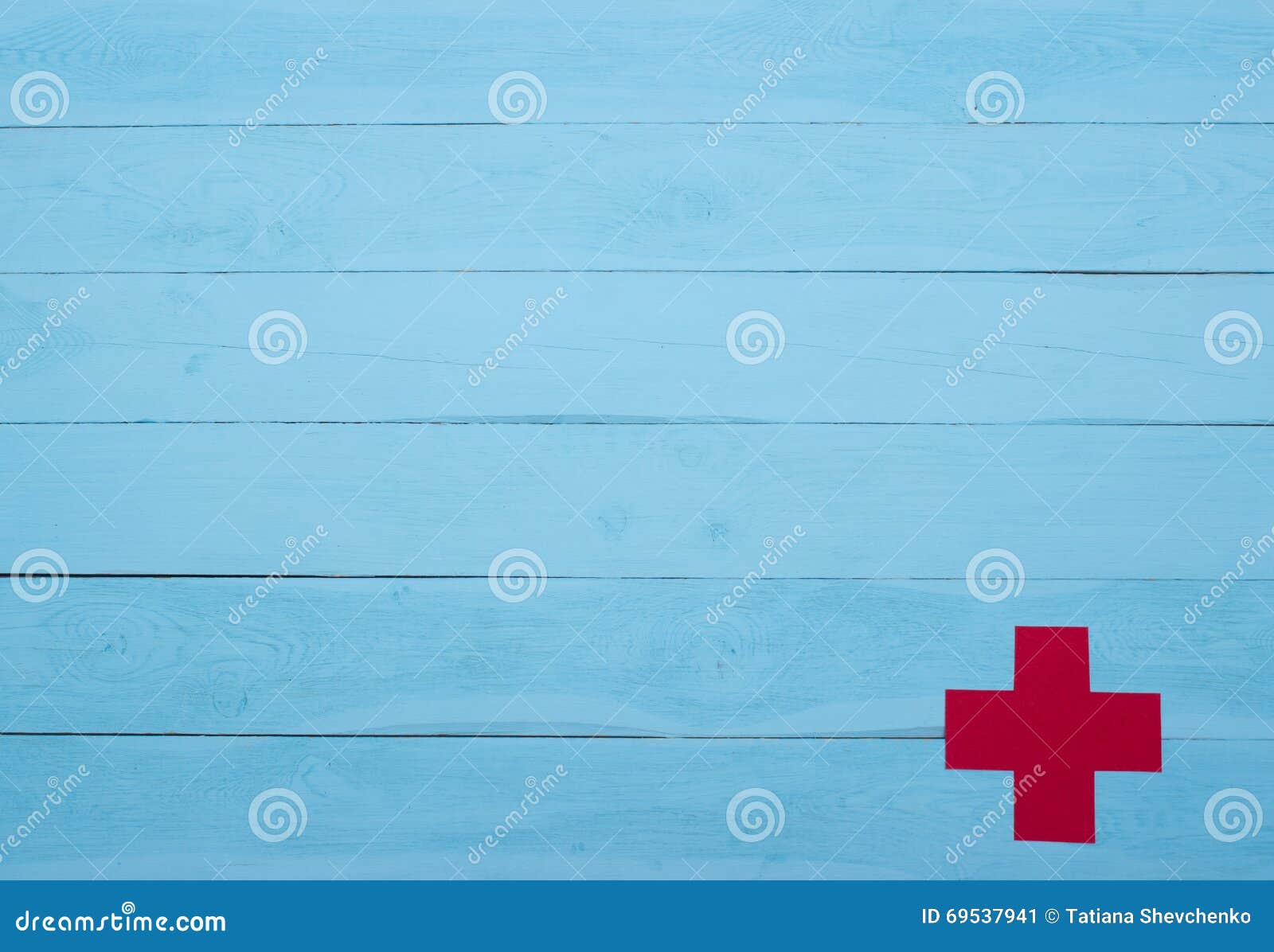 Cruz Roja De Papel Del Terciopelo En Un Fondo De Tableros Azules Foto editorial - Imagen de madera, terciopelo: 69537941 Cruz Roja De Papel Del Terciopelo En Un Fondo De Tableros Azules Foto editorial - Imagen de madera, terciopelo: 69537941