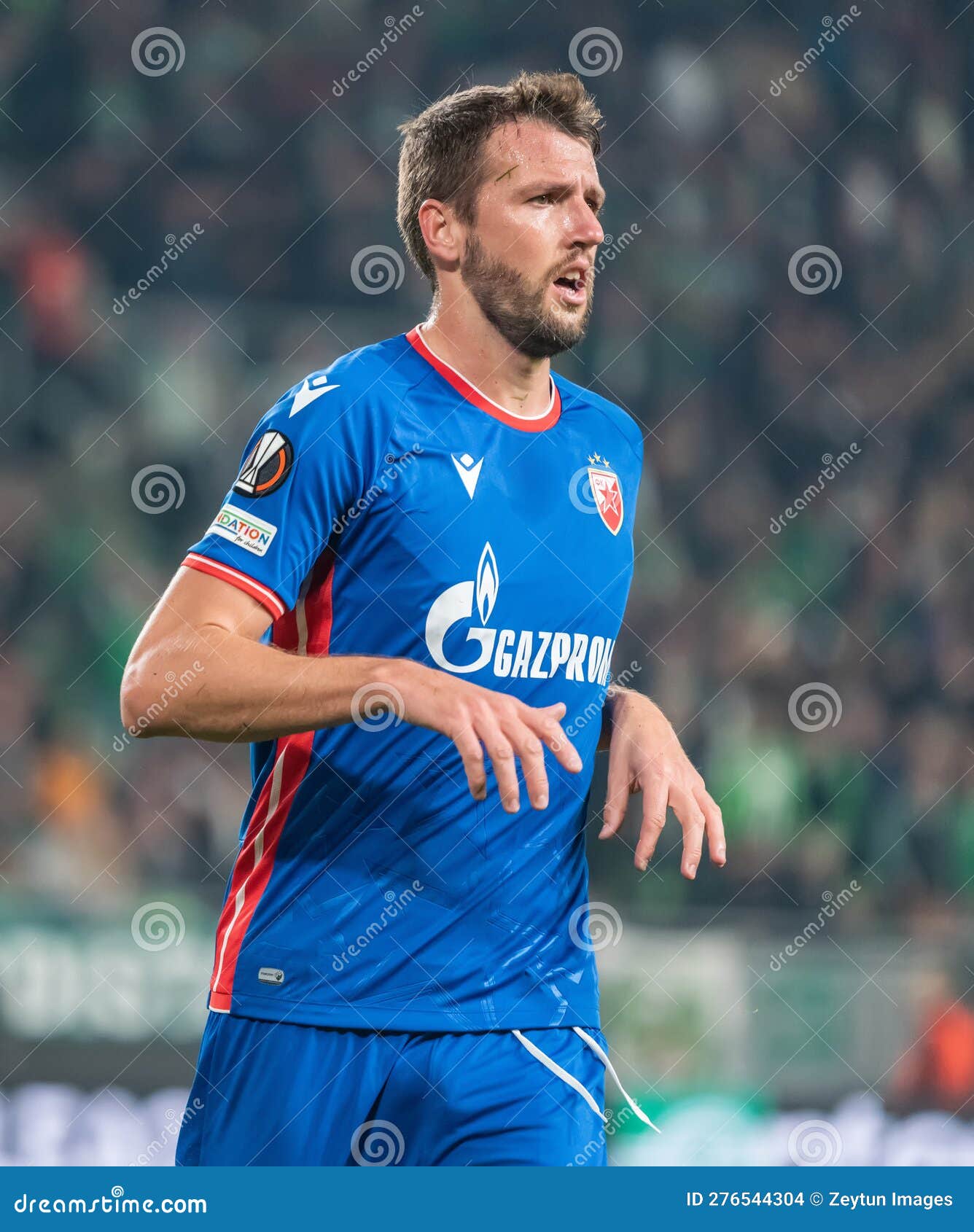 Crvena Zvezda Centreback Nemanja Milunovic Durante a Uefa Europa Liga Jogo  Ferencvaros Vs Crvena Zvezda 21 Imagem de Stock Editorial - Imagem de copo,  futebolista: 276544304