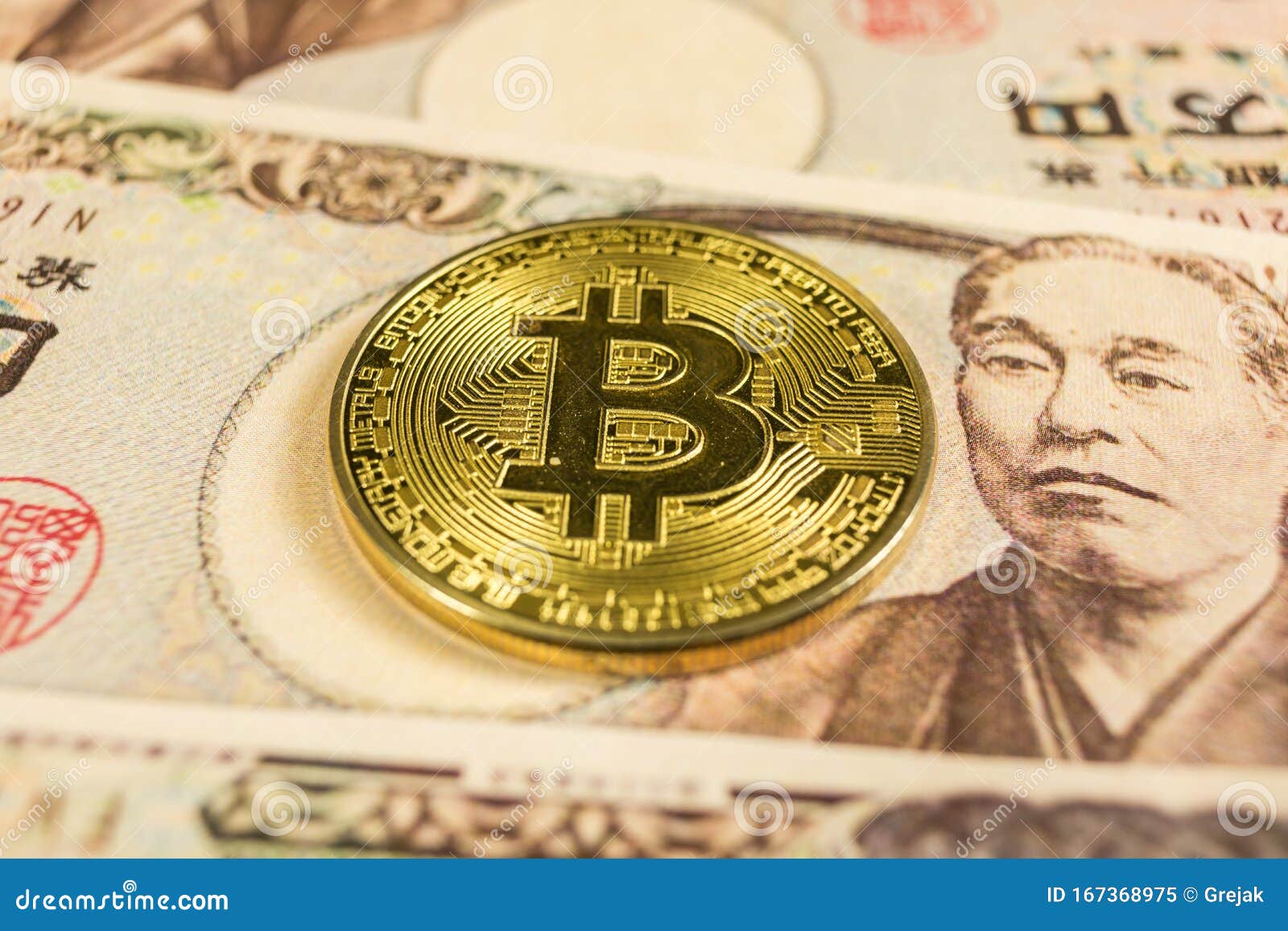 Cryptocurrency Gold Bitcoin Coin on Japanese Yen Stock Image - Image of  concept, coin: 167368975