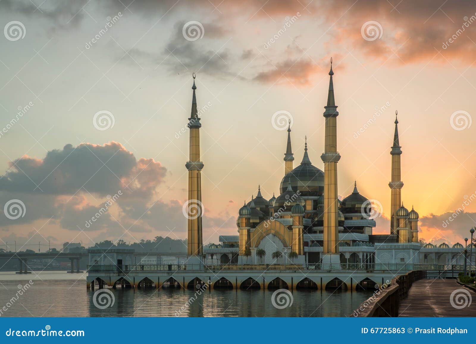 crystal mosque in kuala terengganu, malaysia