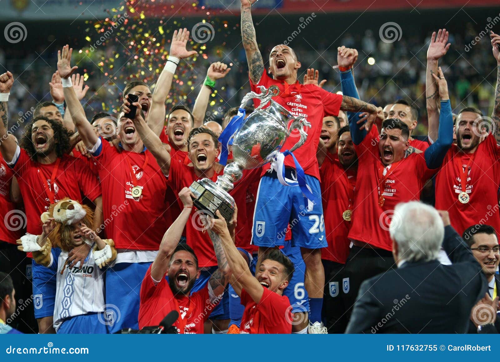 Players of FC Hermannstadt celebrating during Romania Superliga: CFR  News Photo - Getty Images