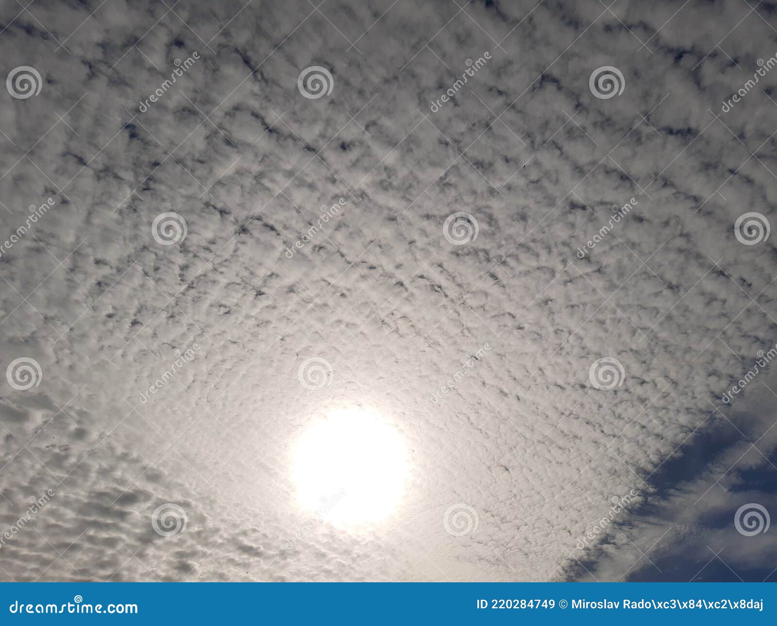 Cuando el sol se pone imagen de archivo. Imagen de hermoso - 220284749