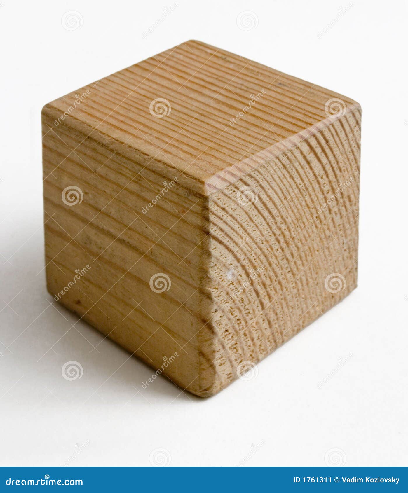 Cubo di legno immagine stock. Immagine di costruzione - 1761311