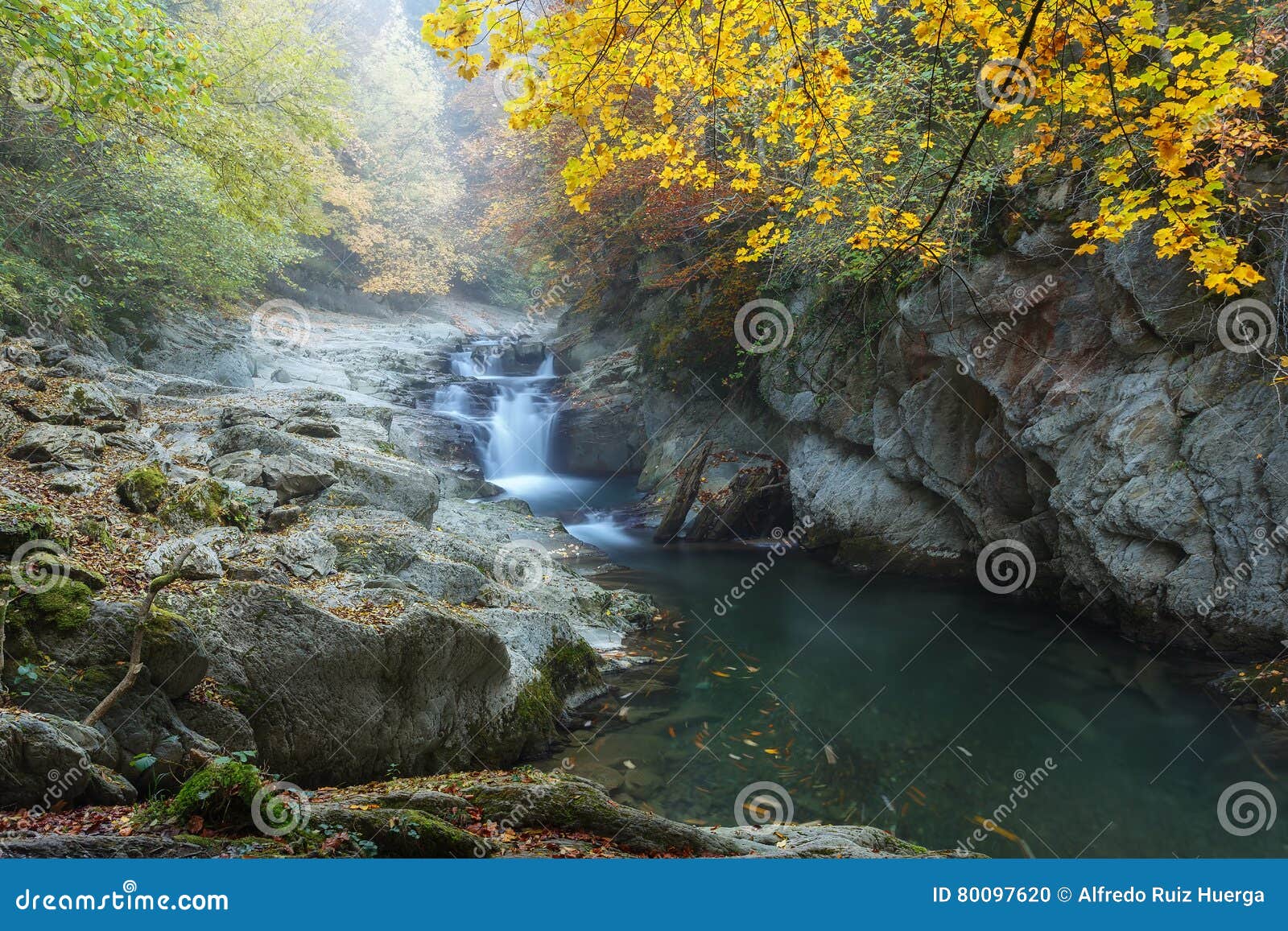 cubo waterfall in autumn