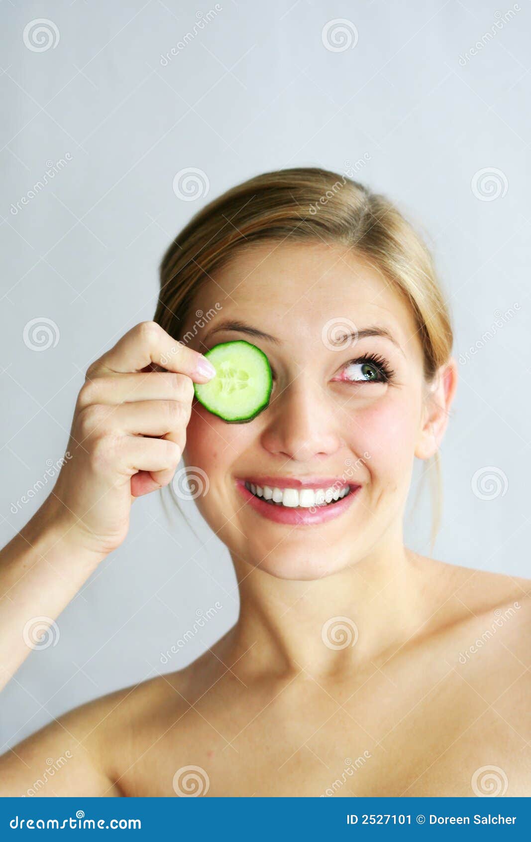 Cucumber face mask stock image. Image of harmony, healthcare - 2527101