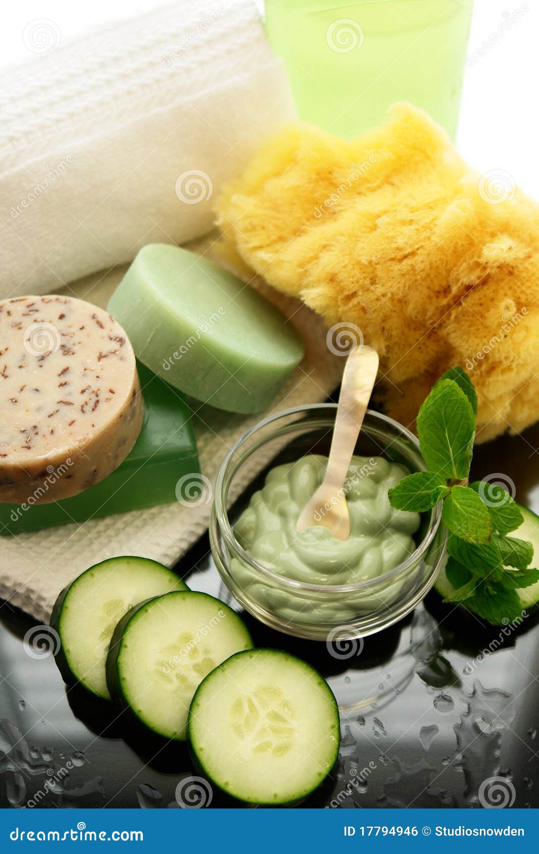 Cucumber Mint Spa Treatment Stock Photo - Image of scene, towel: 17794946
