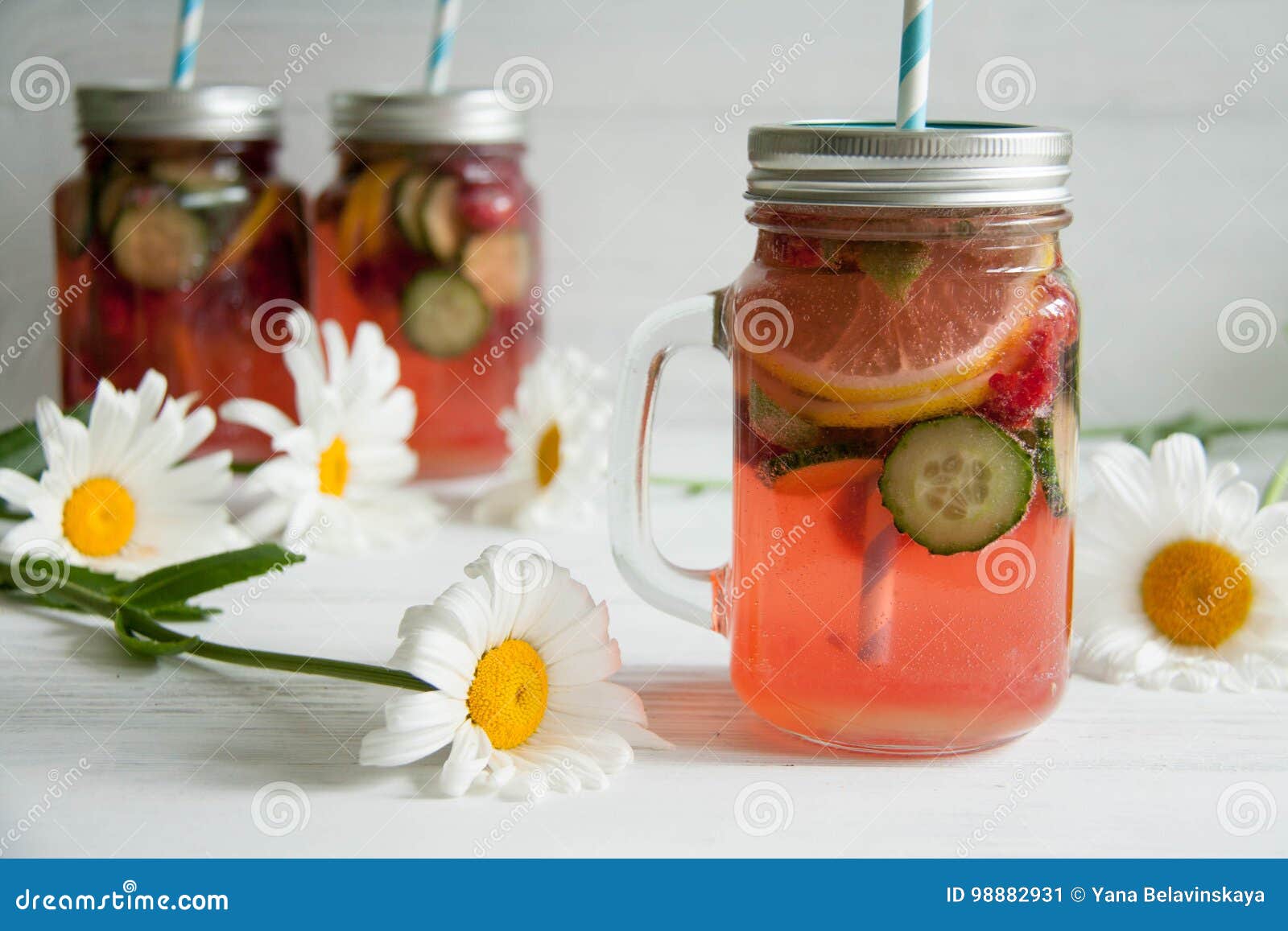 cucumber and raspberry lemonade